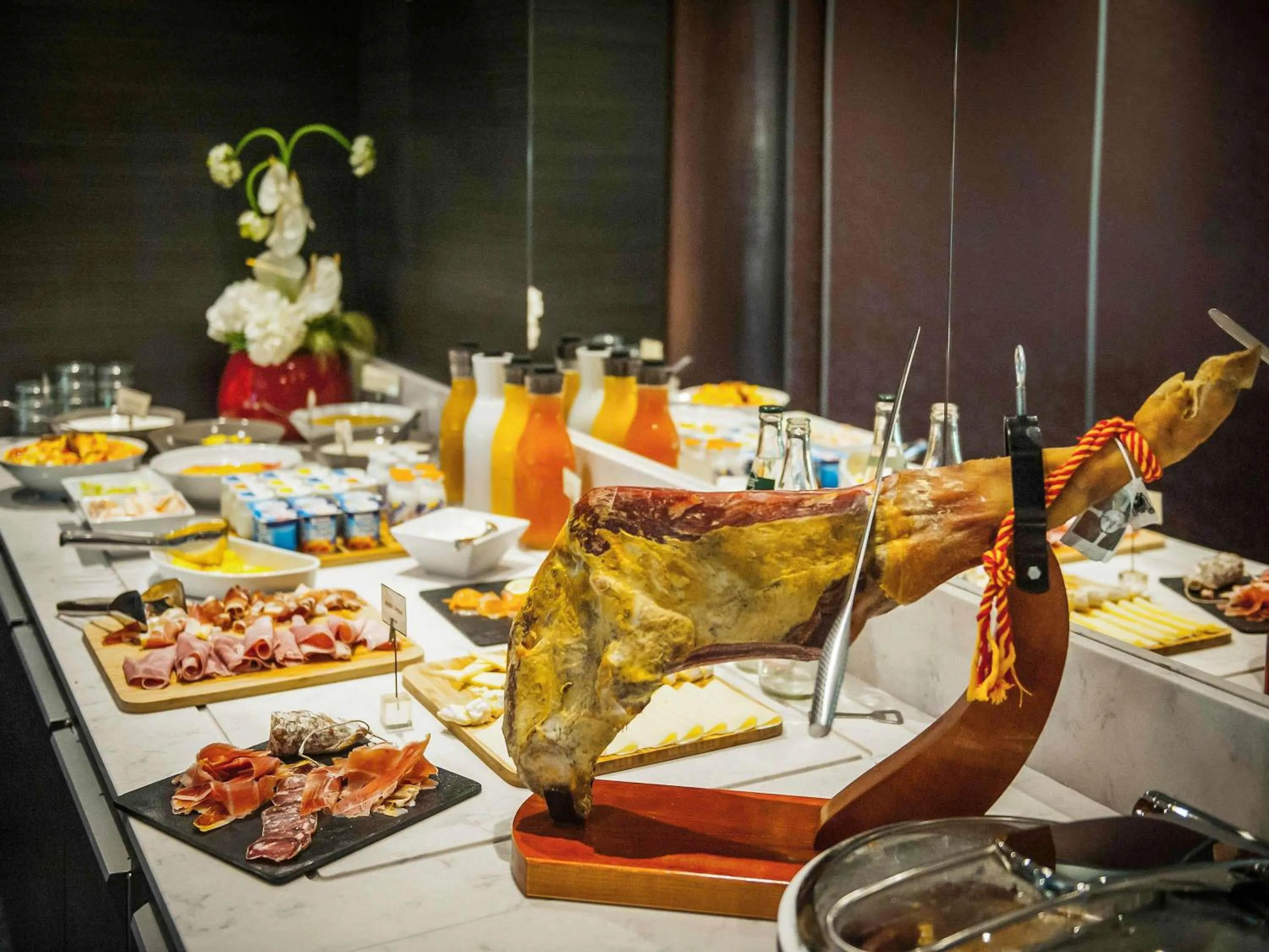 Restaurant/places to eat in Parc Beaumont Hôtel & Spa Pau - MGallery Collection