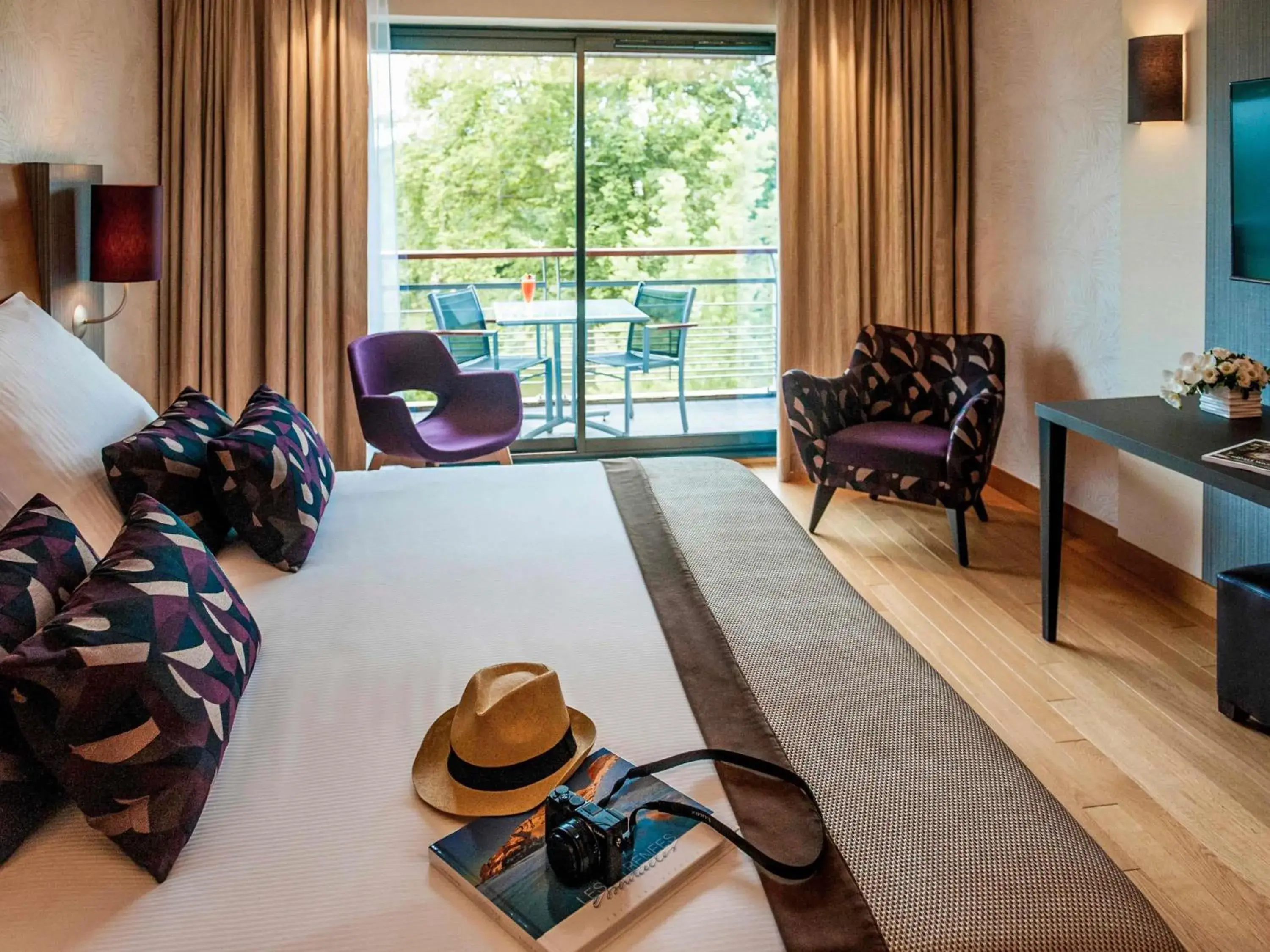 Bedroom in Parc Beaumont Hôtel & Spa Pau - MGallery Collection Bedroom in Parc Beaumont Hôtel & Spa Pau - MGallery Collection