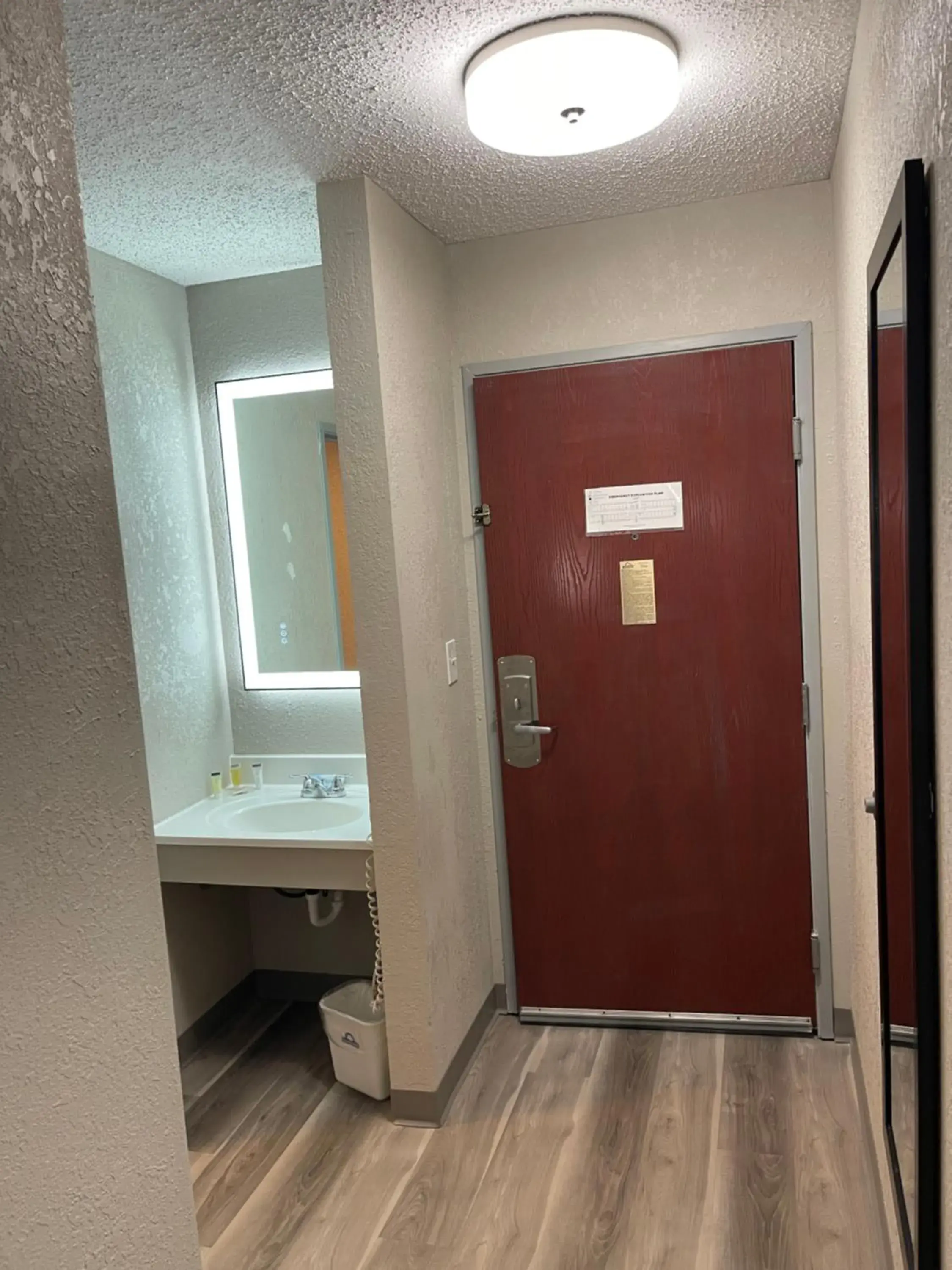 King Room - Non-Smoking in Days Inn by Wyndham Lisbon King Room - Non-Smoking in Days Inn by Wyndham Lisbon