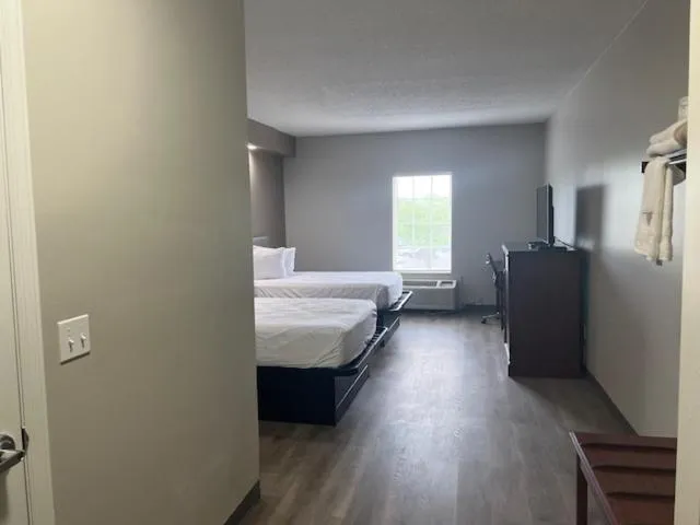 Bed in Baymont by Wyndham Lakeland