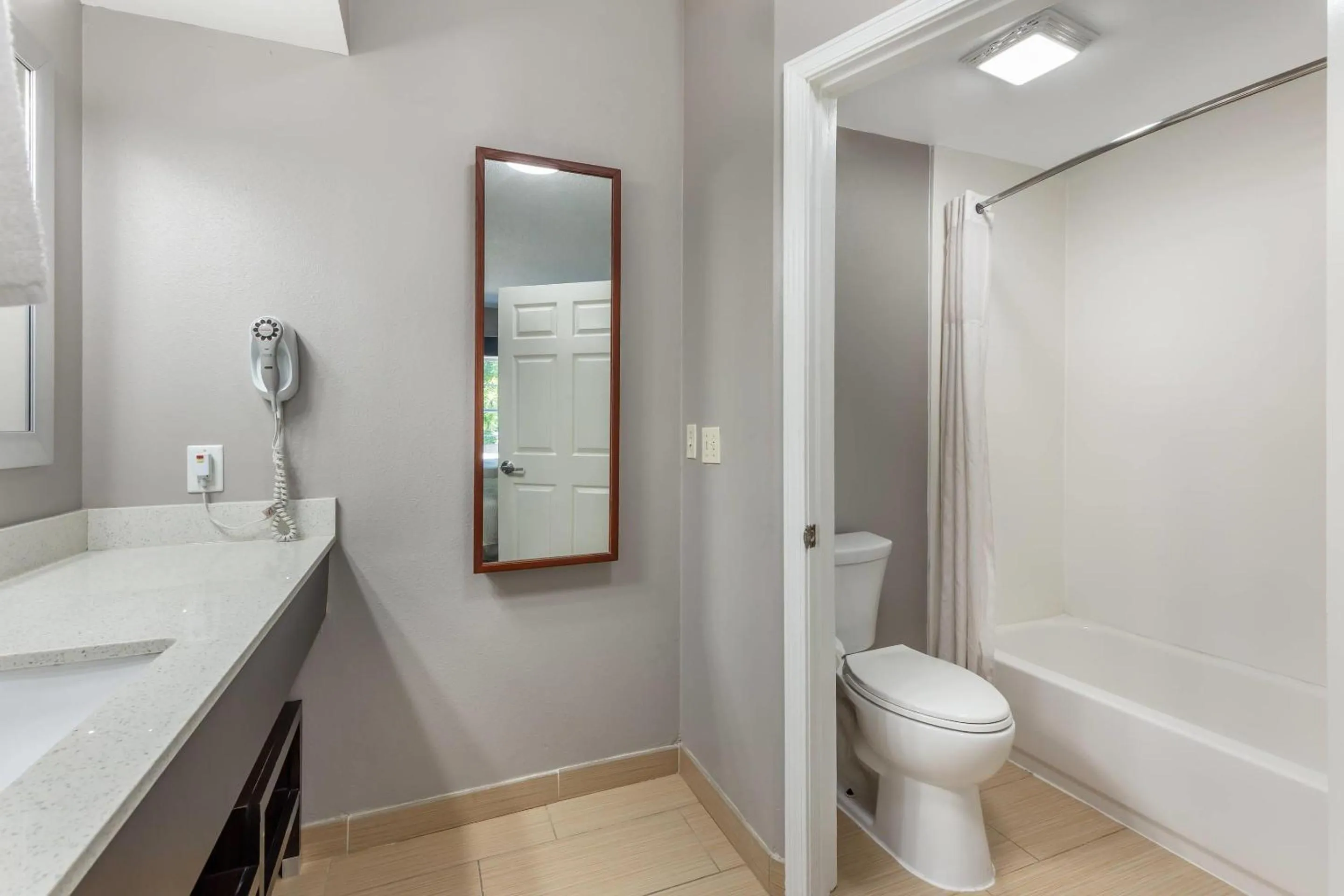 Bedroom in Quality Inn Wilmington