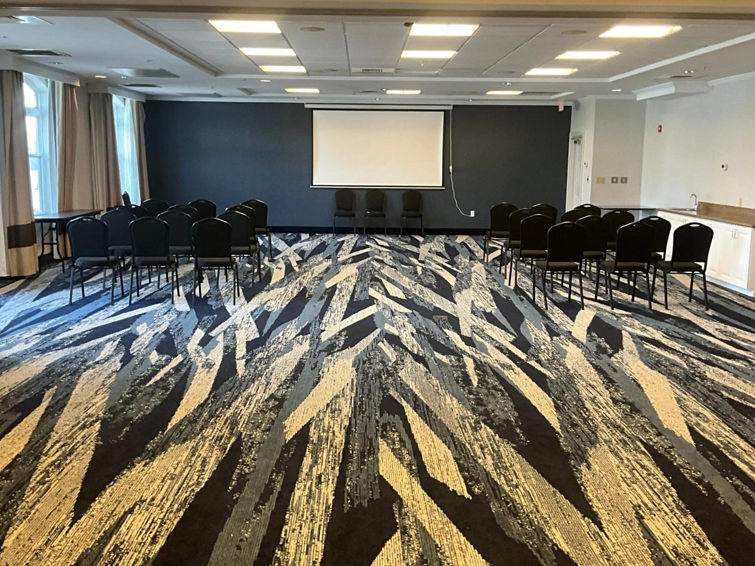 Meeting/conference room in Comfort Inn & Suites Virginia Beach - Norfolk Airport