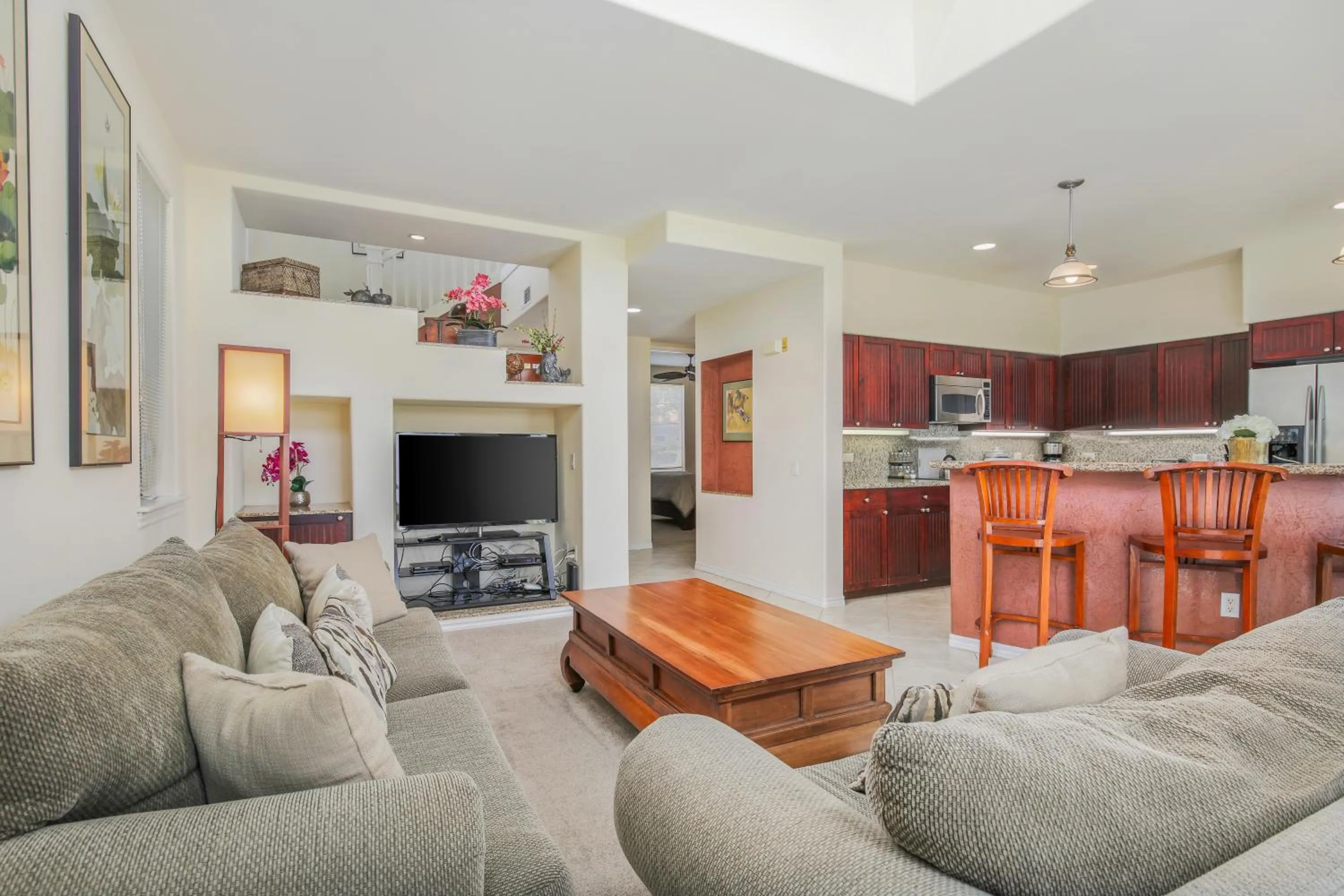 Living room in Fairway Villas Waikoloa by OUTRIGGER