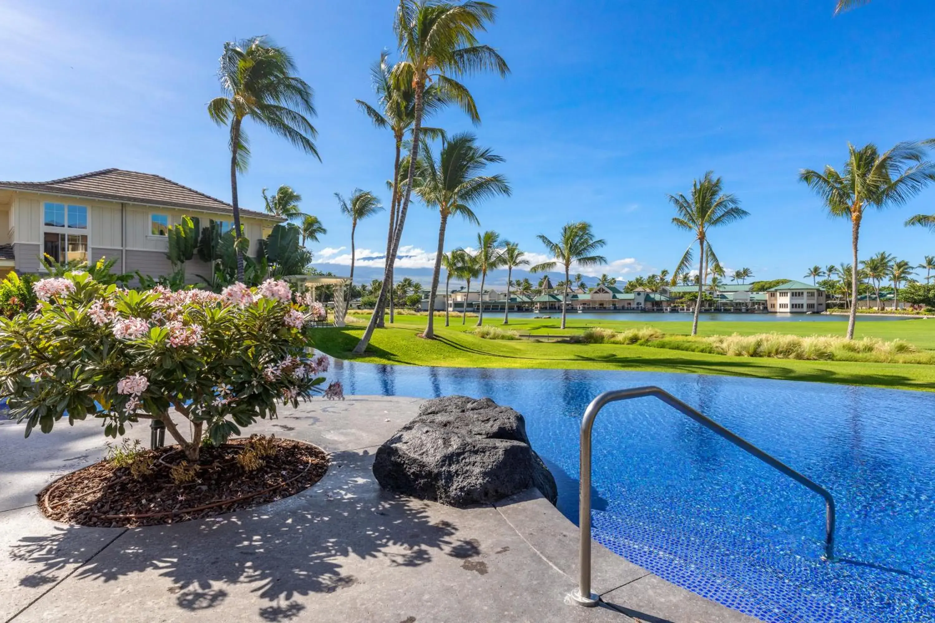 Swimming pool in Fairway Villas Waikoloa by OUTRIGGER Swimming pool in Fairway Villas Waikoloa by OUTRIGGER