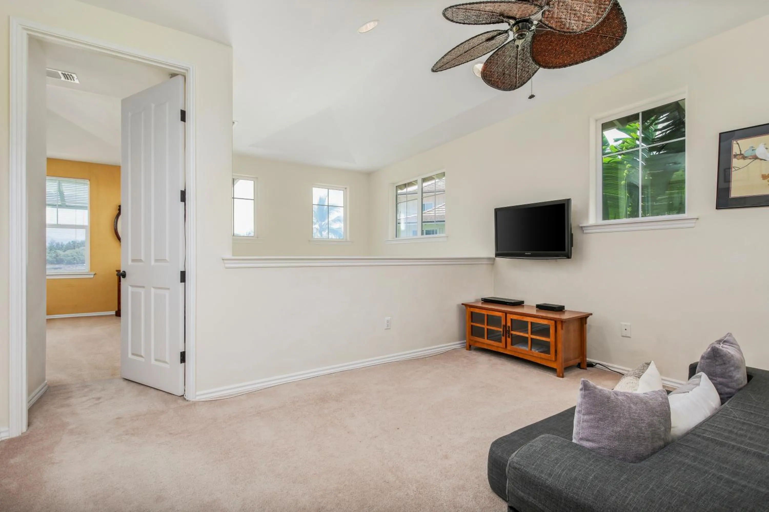 Seating area in Fairway Villas Waikoloa by OUTRIGGER