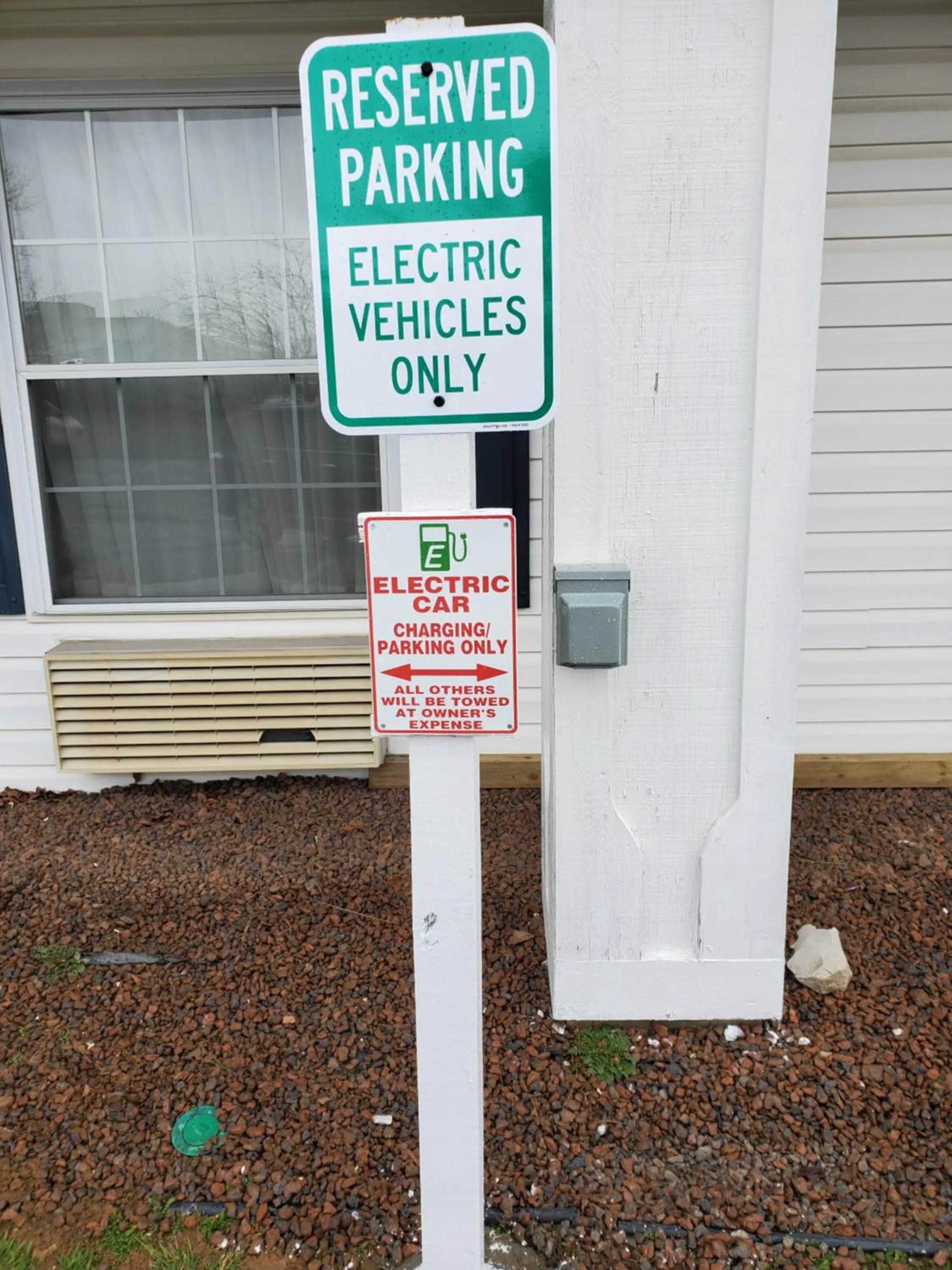 Logo/Certificate/Sign in Baymont by Wyndham Washington