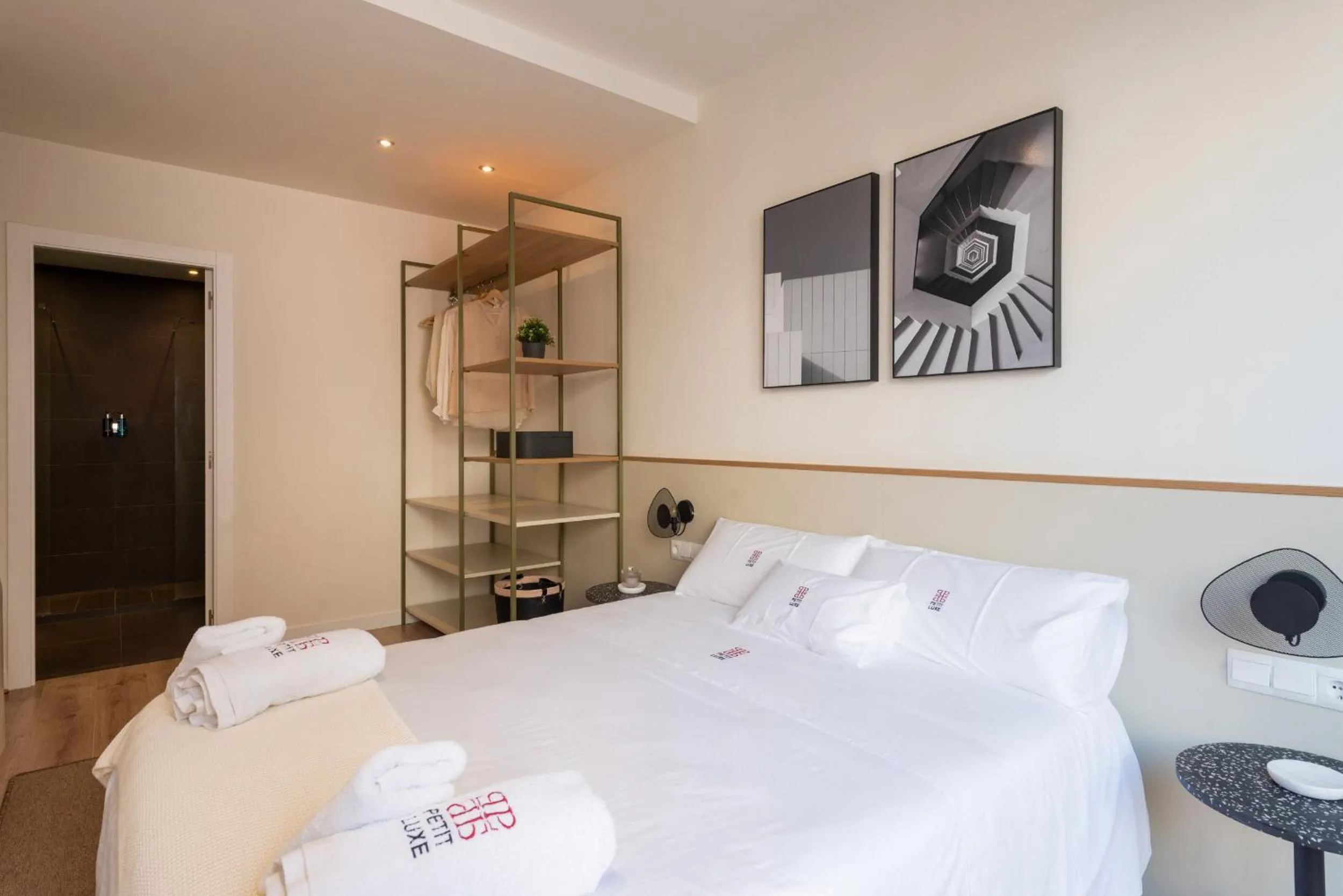 Bed in Petit Luxe Tobella Baixos