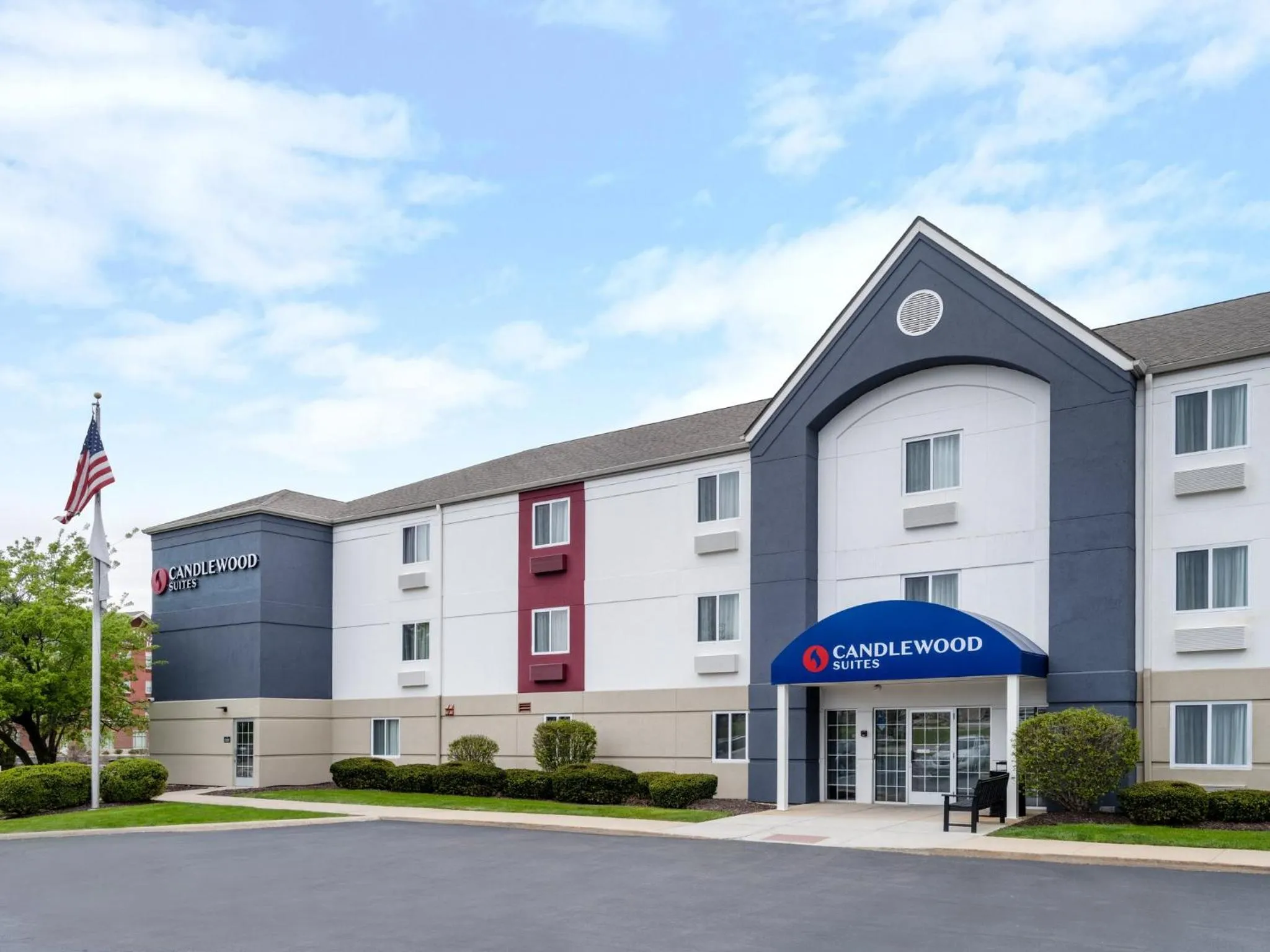 Property building in Candlewood Suites Rockford by IHG
