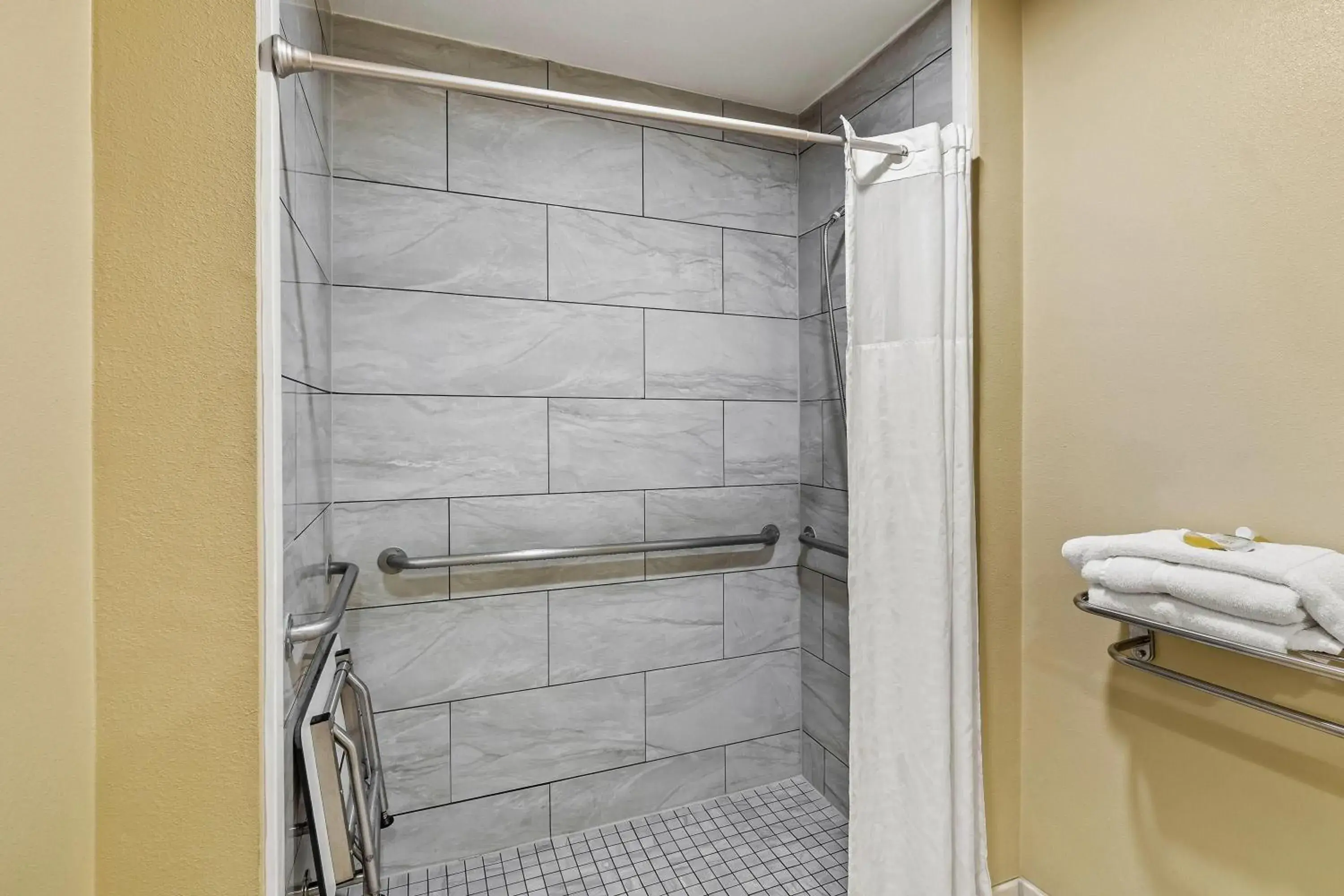 King Room - Mobility Access/Non-Smoking in Super 8 by Wyndham Marana/Tucson Area King Room - Mobility Access/Non-Smoking in Super 8 by Wyndham Marana/Tucson Area