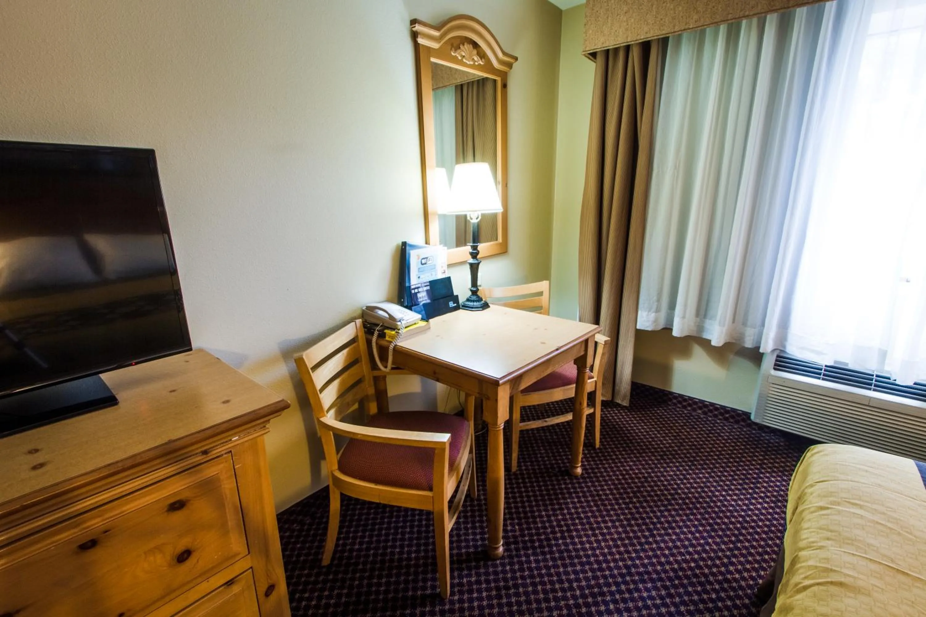 Bed in Super 8 by Wyndham Marana/Tucson Area