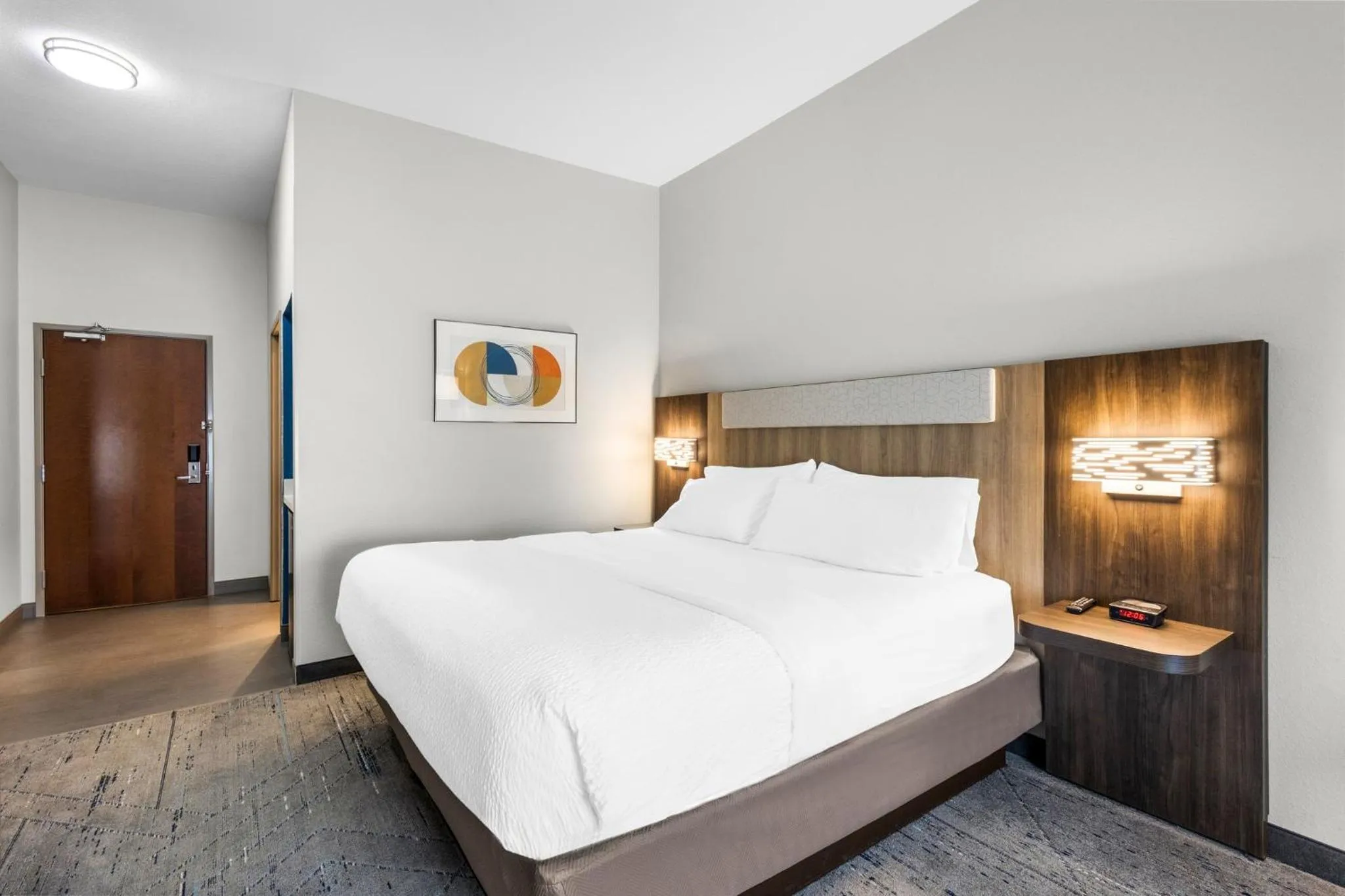 Photo of the whole room, Bed in Holiday Inn Express Hotel & Suites Van Wert by IHG