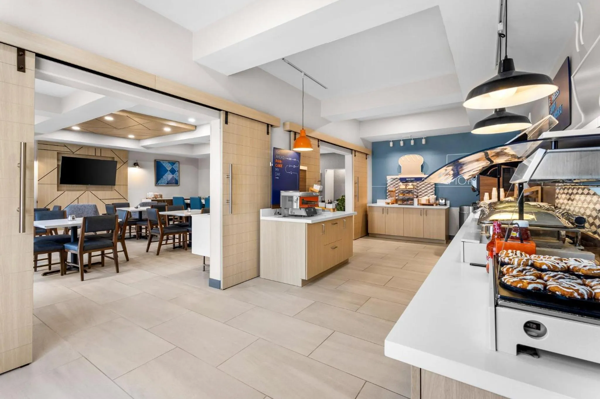 Breakfast in Holiday Inn Express Hotel & Suites Van Wert by IHG