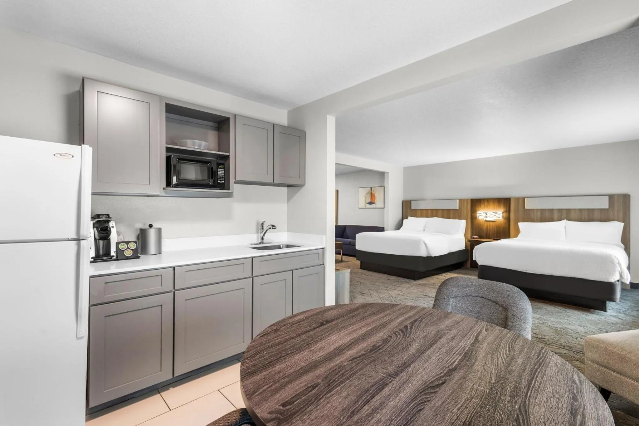 Photo of the whole room, Bed in Holiday Inn Express Hotel & Suites Van Wert by IHG
