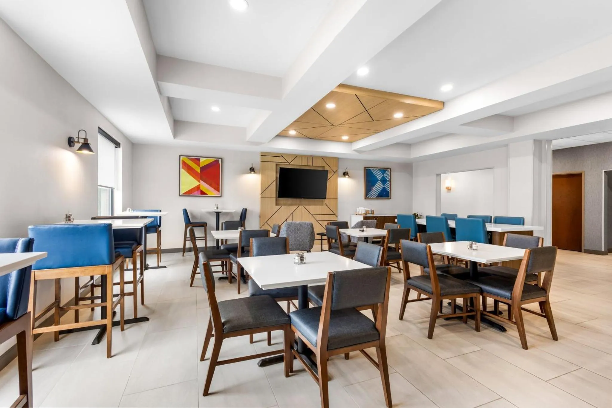 Restaurant/places to eat in Holiday Inn Express Hotel & Suites Van Wert by IHG