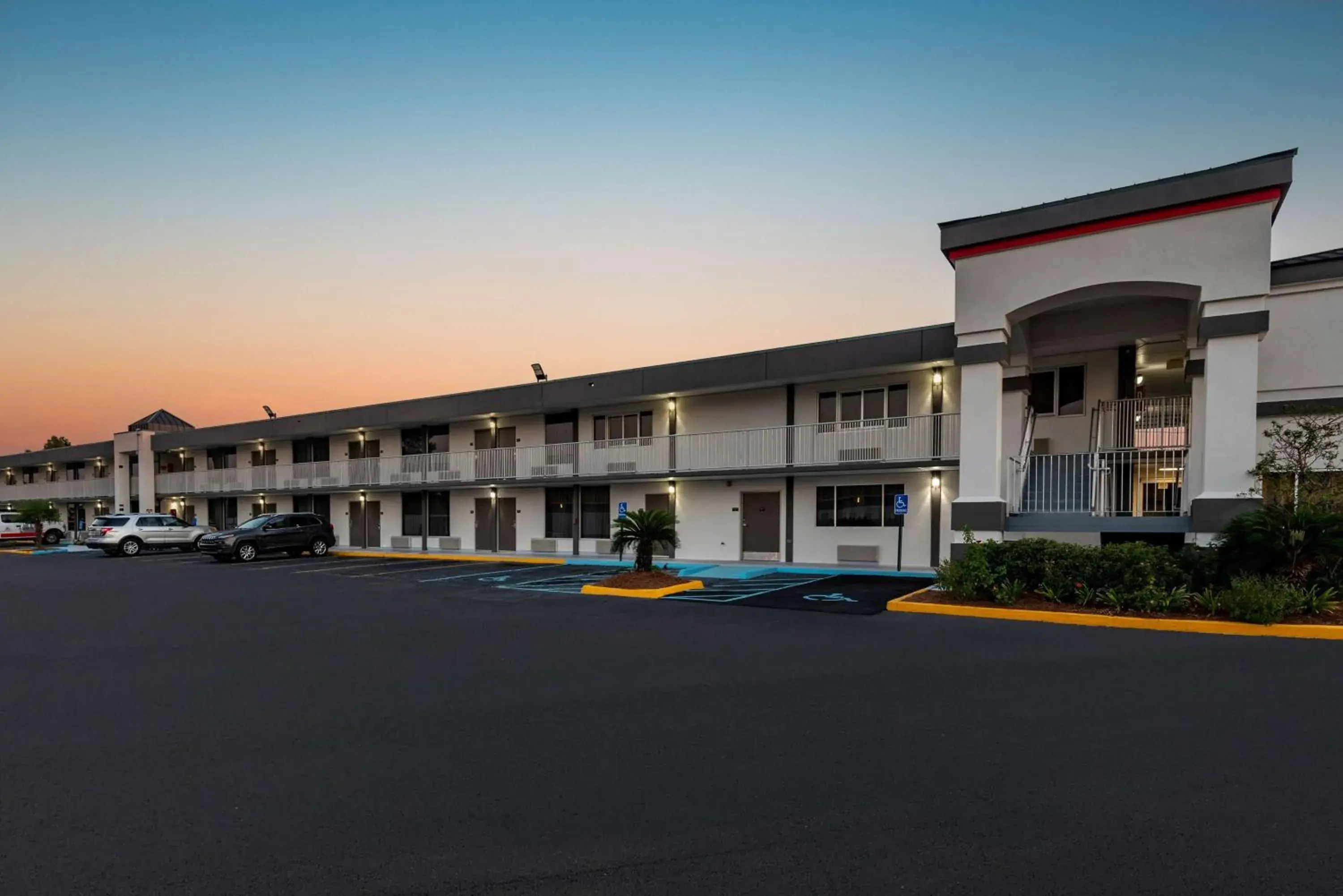 Property building in Super 8 by Wyndham Baton Rouge/I-10 Property building in Super 8 by Wyndham Baton Rouge/I-10