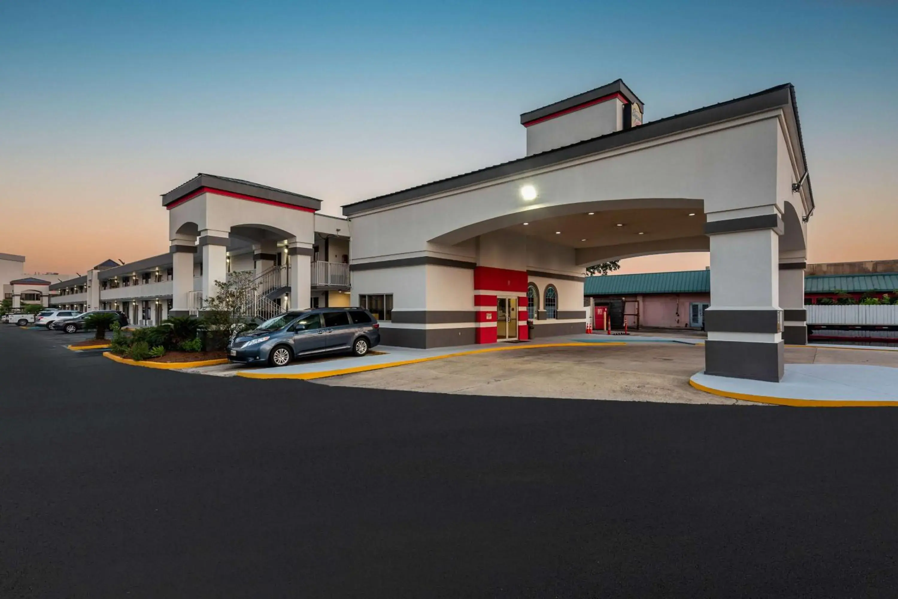 Property building in Super 8 by Wyndham Baton Rouge/I-10 Property building in Super 8 by Wyndham Baton Rouge/I-10