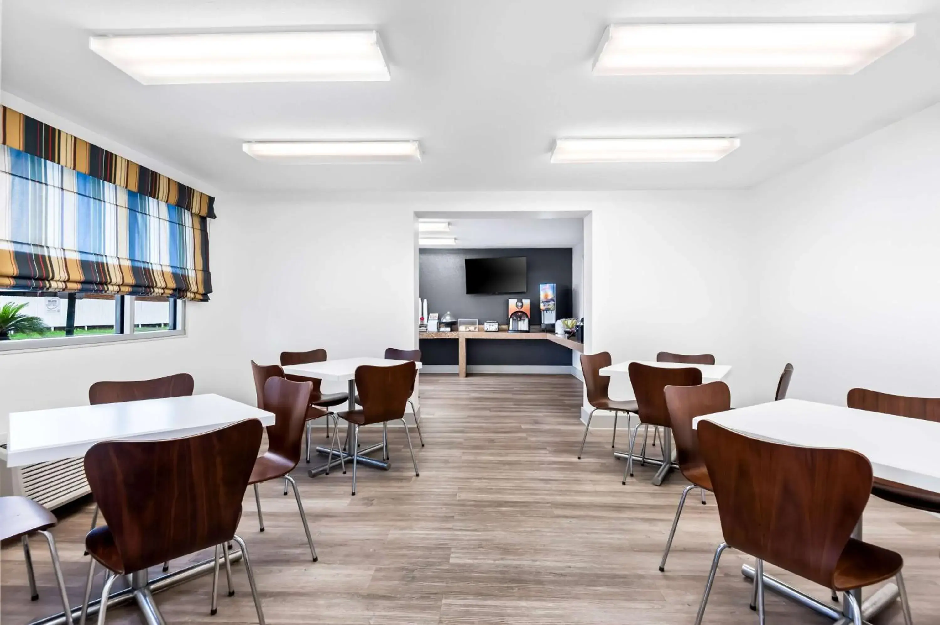 Restaurant/places to eat in Super 8 by Wyndham Baton Rouge/I-10 Restaurant/places to eat in Super 8 by Wyndham Baton Rouge/I-10