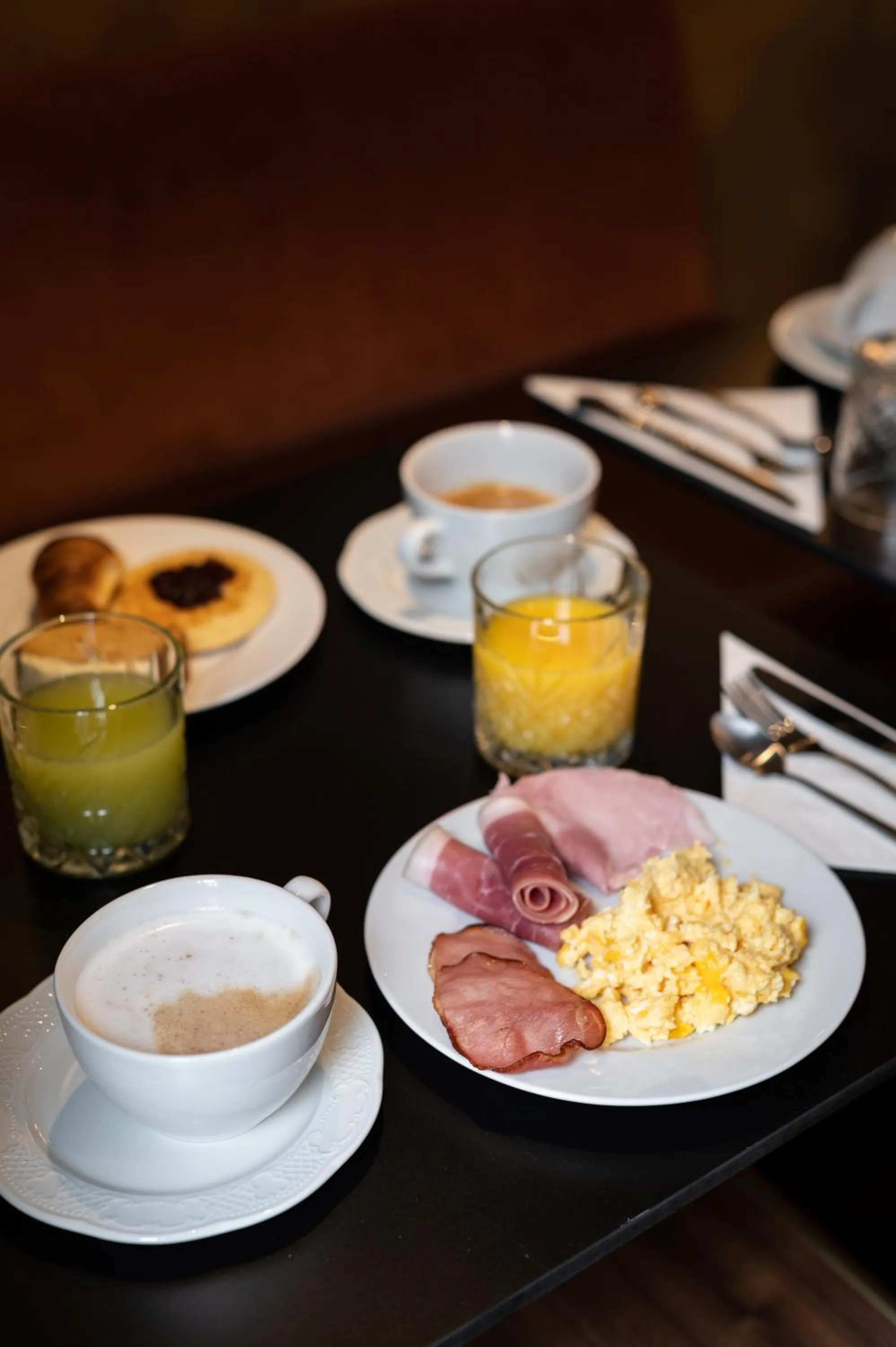 Breakfast in Royal Saint Germain