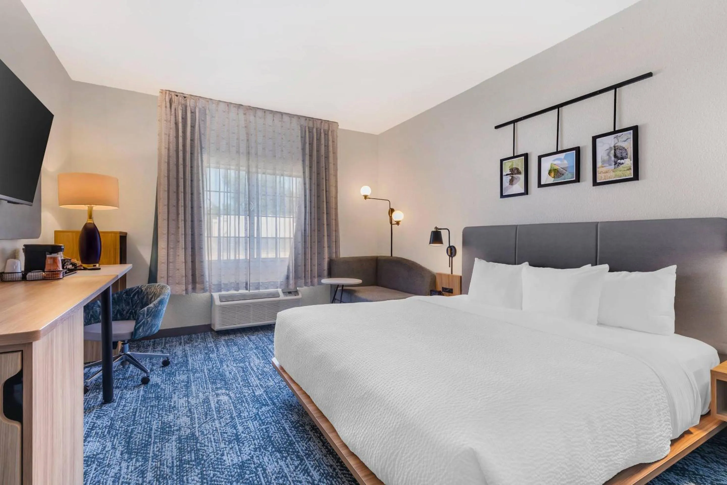 Bedroom, Bed in Sleep Inn