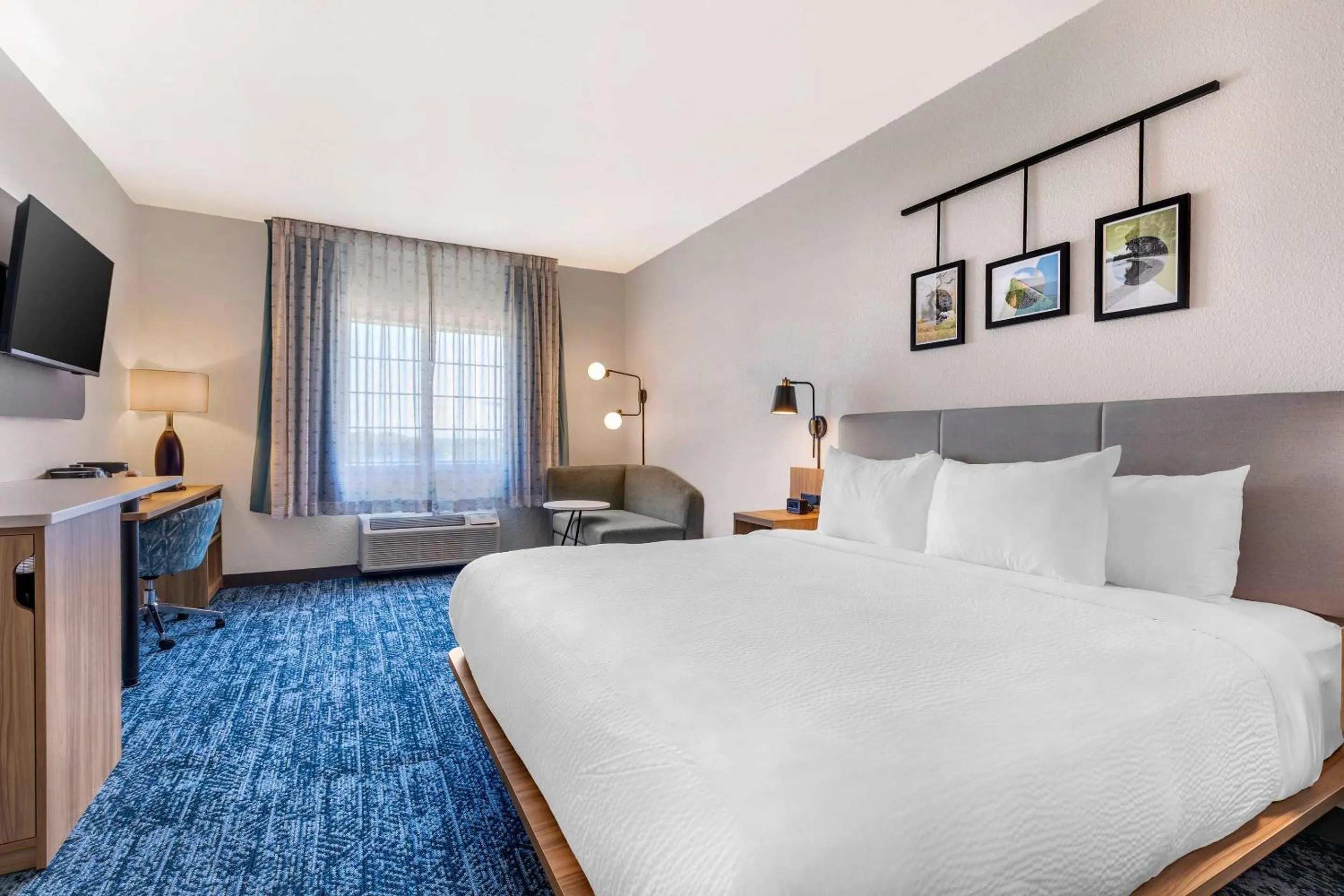 Bedroom, Bed in Sleep Inn