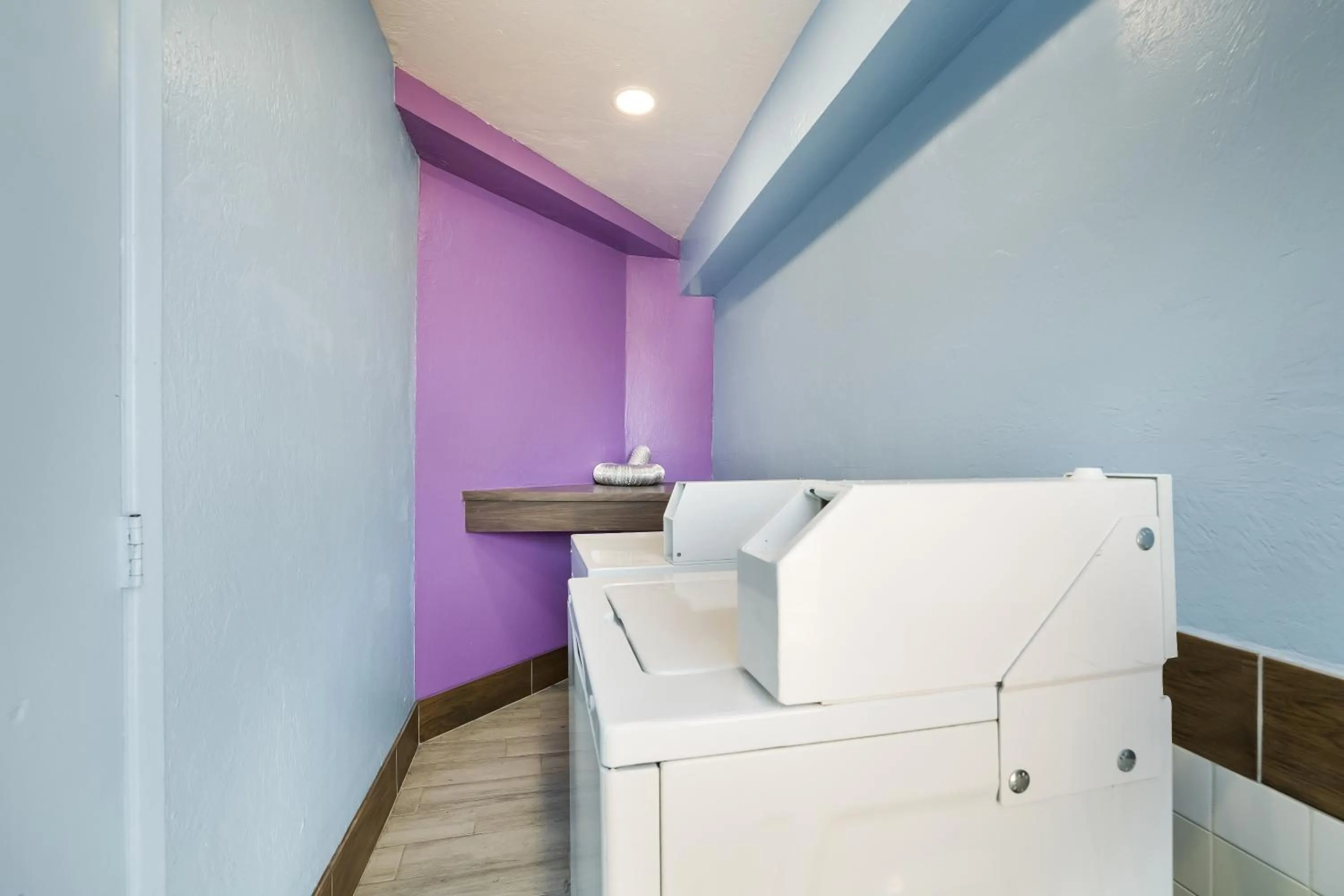 laundry, Bathroom in Knights Inn Tucson D.M.A.F Area