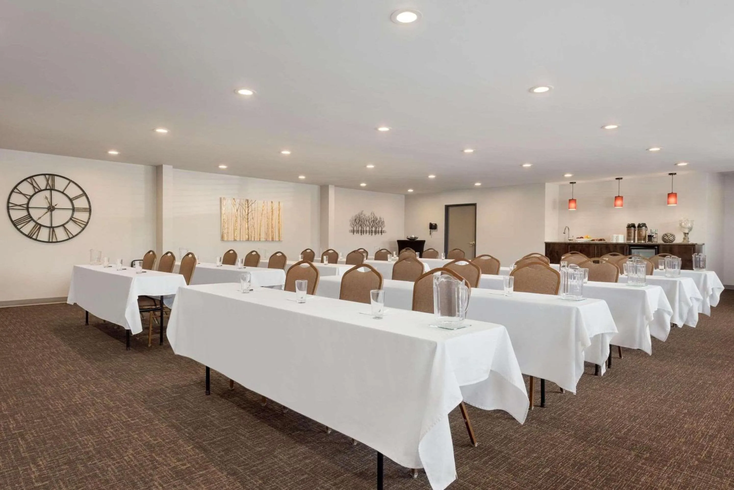 Meeting/conference room in Country Inn & Suites by Radisson, Baxter, MN