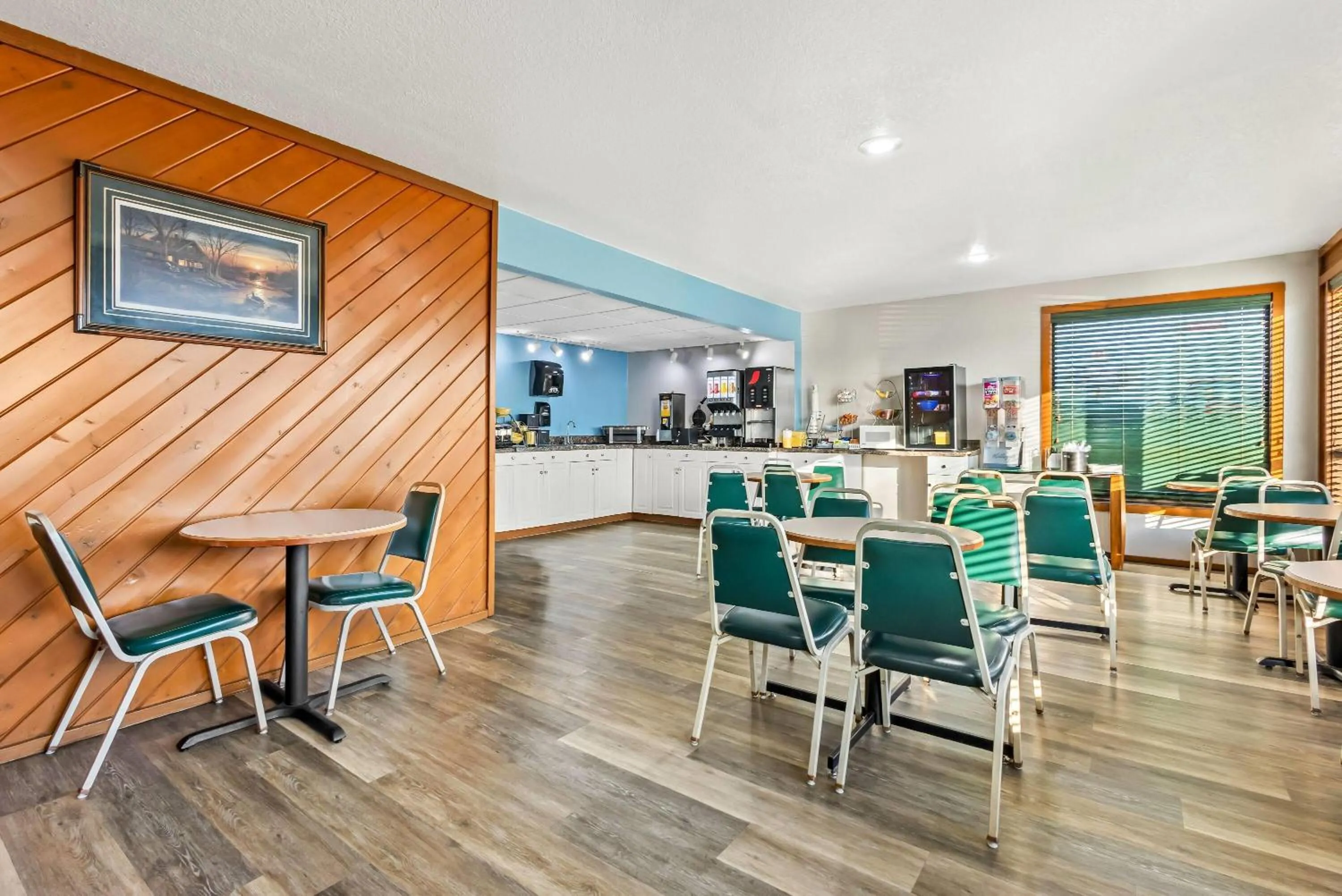 Restaurant/places to eat in Days Inn by Wyndham Mitchell SD