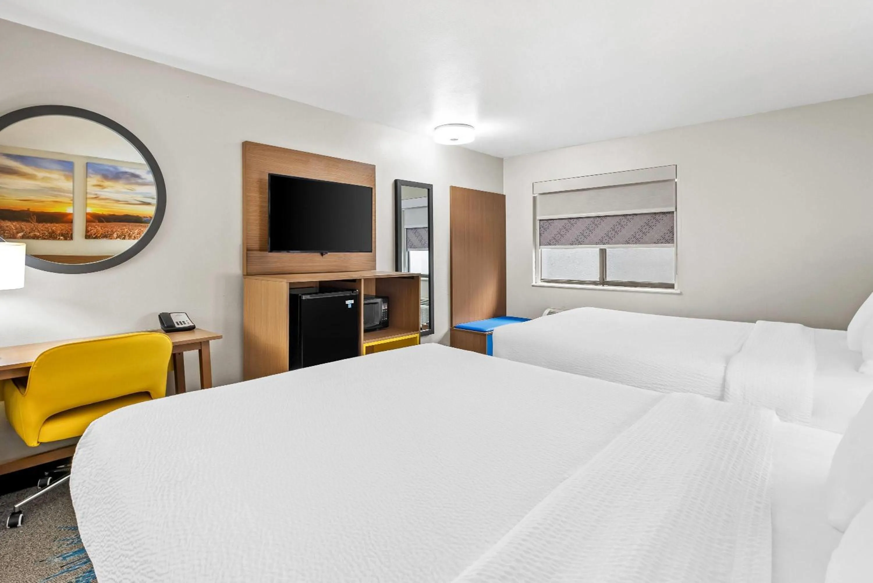 Bed in Days Inn by Wyndham Mitchell SD