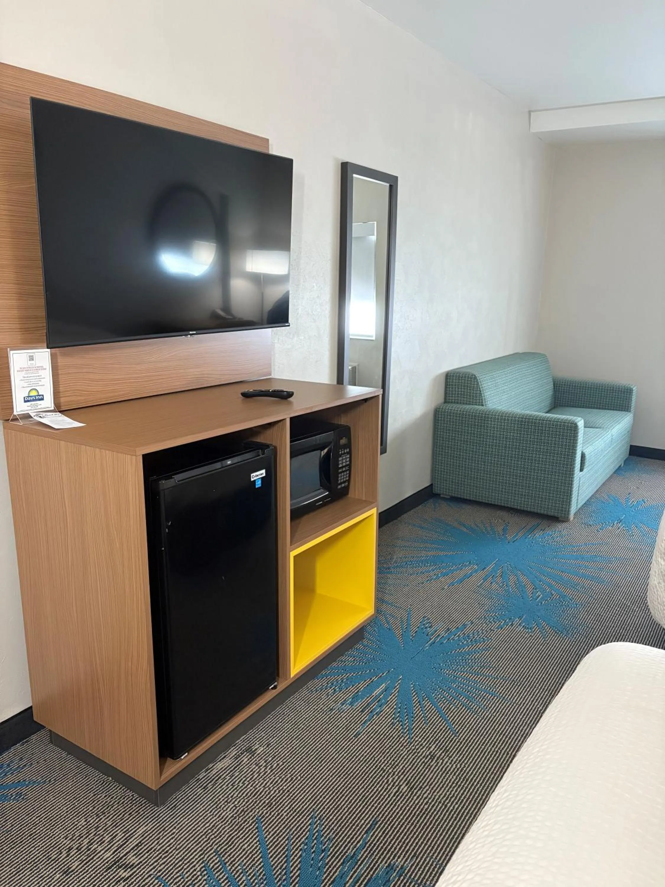 Seating area in Days Inn by Wyndham Mitchell SD