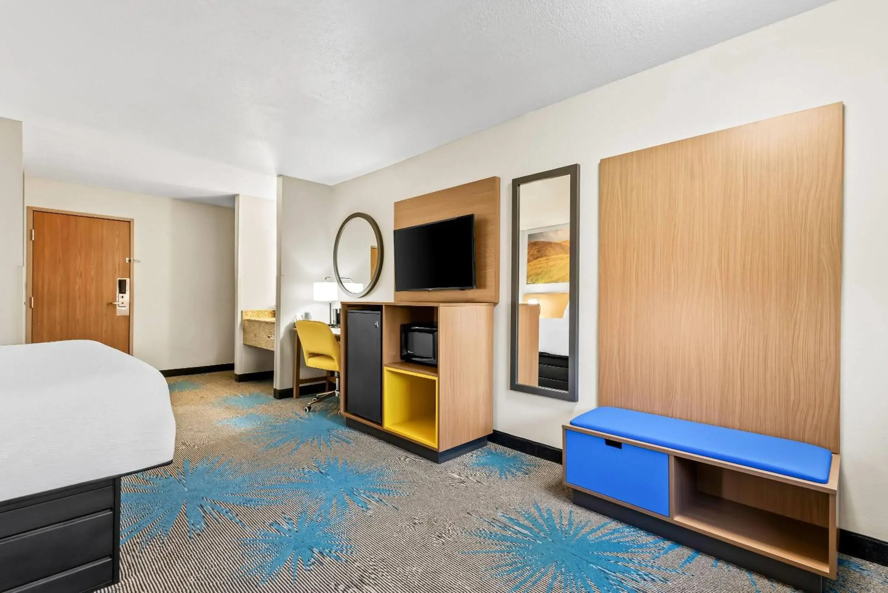 Bed in Days Inn by Wyndham Mitchell SD Bed in Days Inn by Wyndham Mitchell SD