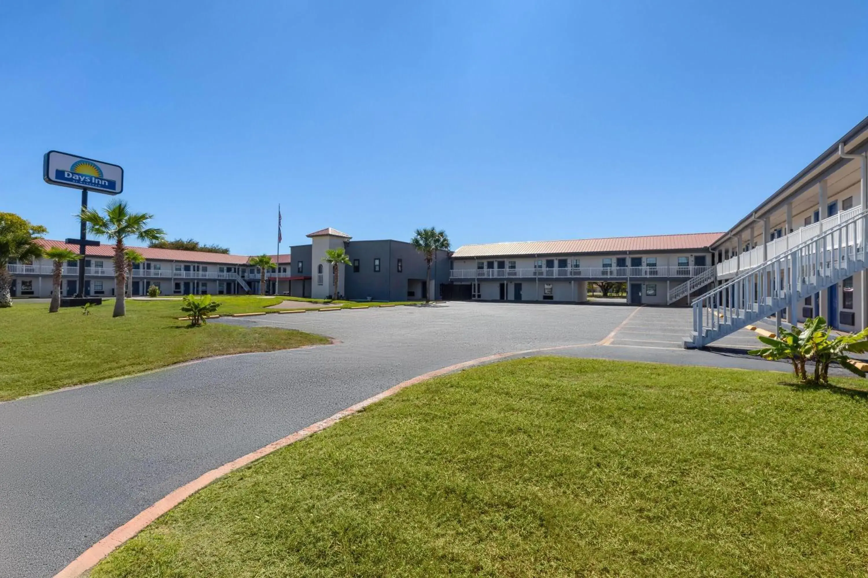 Property building in Days Inn by Wyndham Aransas Pass Property building in Days Inn by Wyndham Aransas Pass