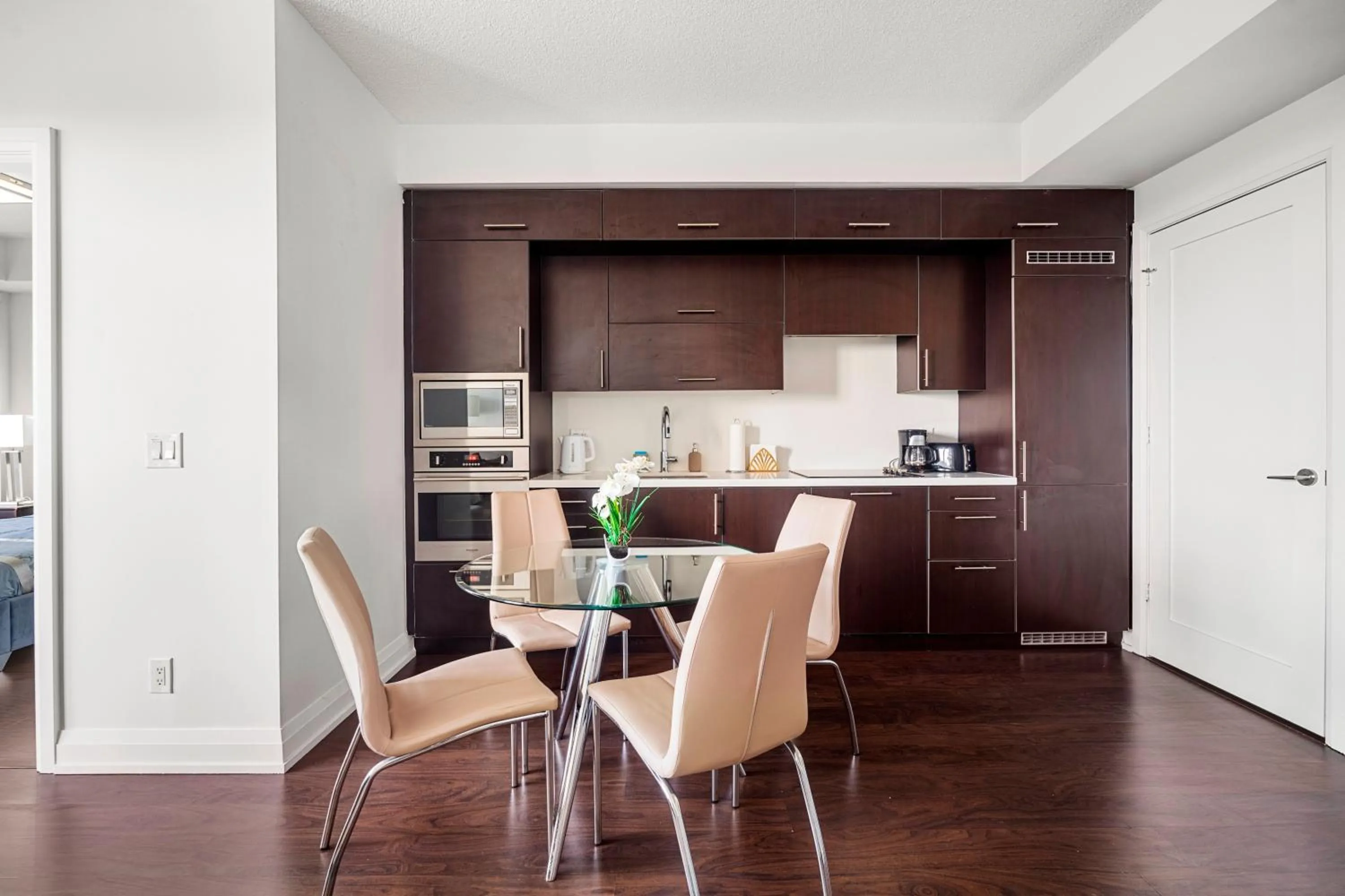 Coffee/tea facilities in GLOBALSTAY Modern Apartments in North York Skyscraper