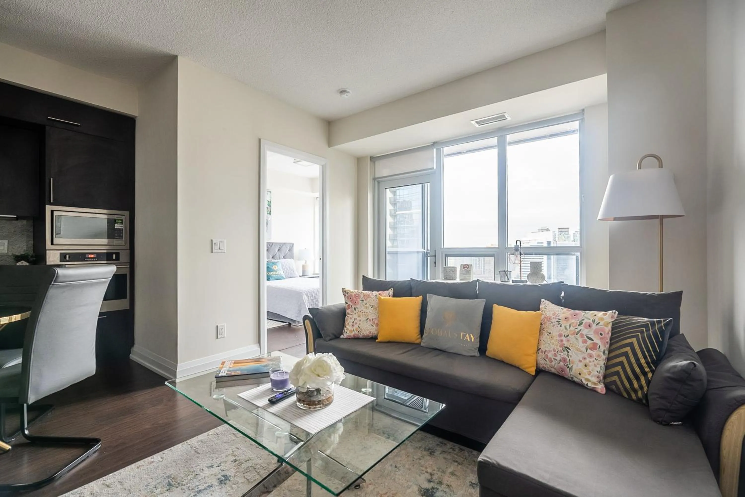 TV and multimedia in GLOBALSTAY Modern Apartments in North York Skyscraper