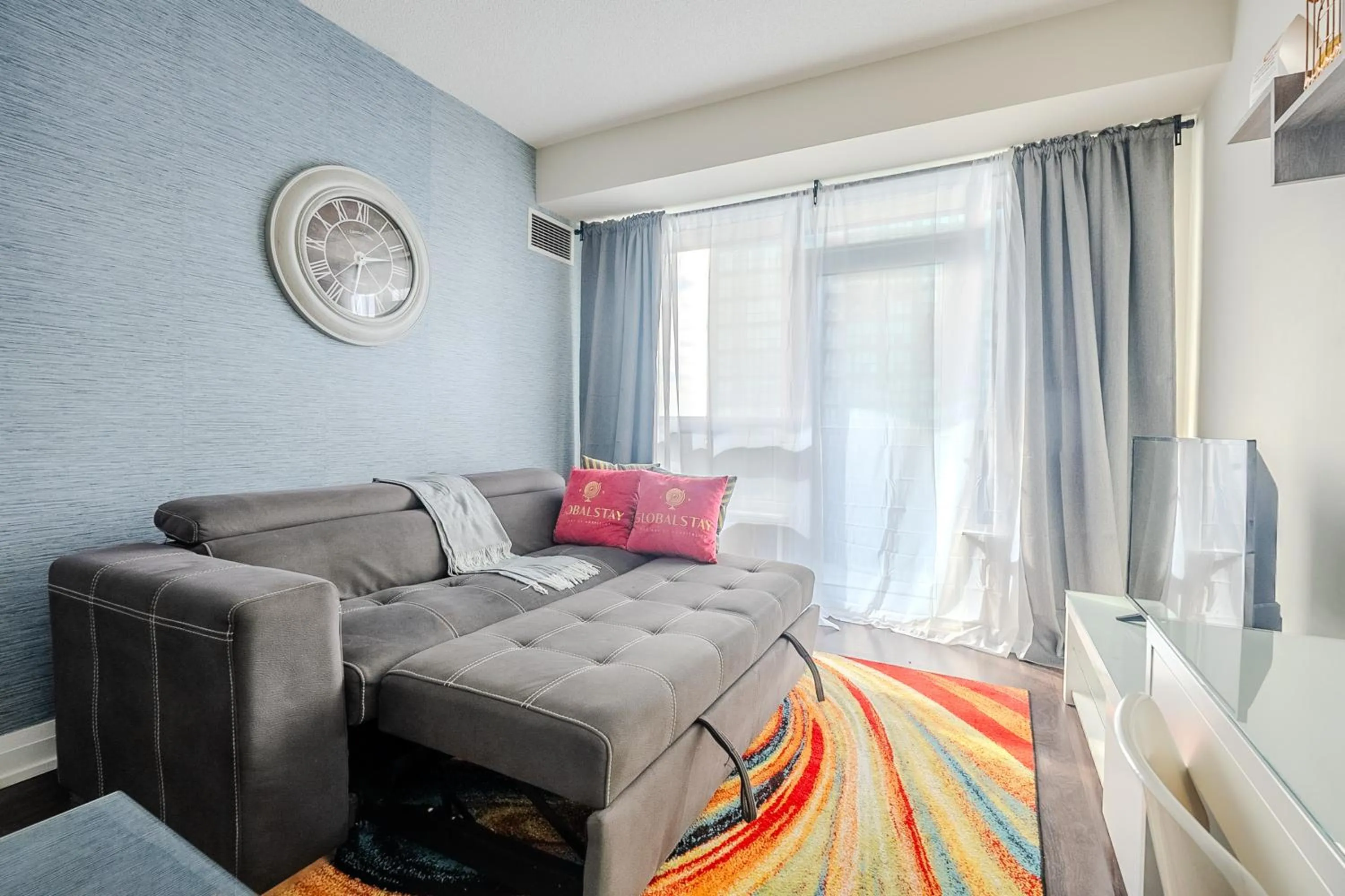 TV and multimedia in GLOBALSTAY Modern Apartments in North York Skyscraper