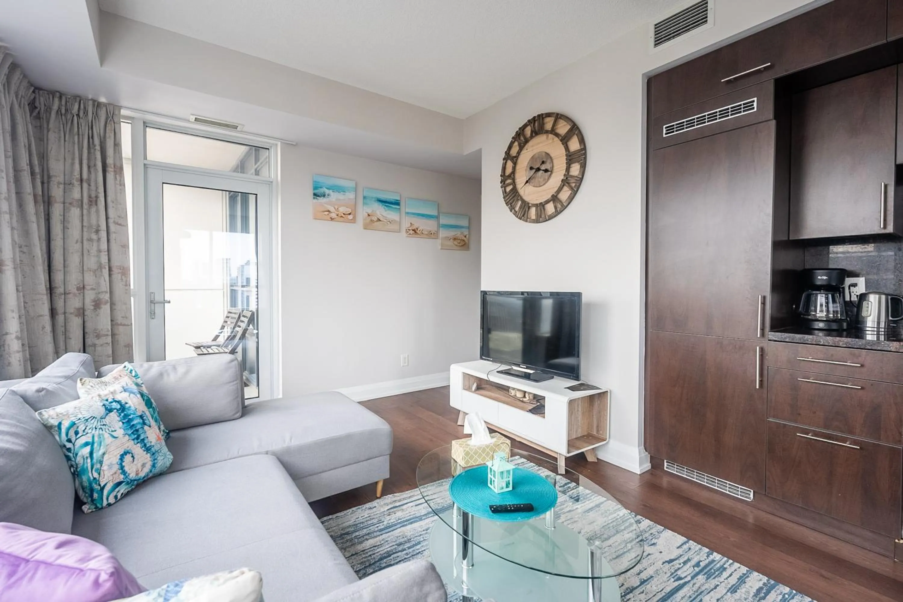 TV and multimedia in GLOBALSTAY Modern Apartments in North York Skyscraper