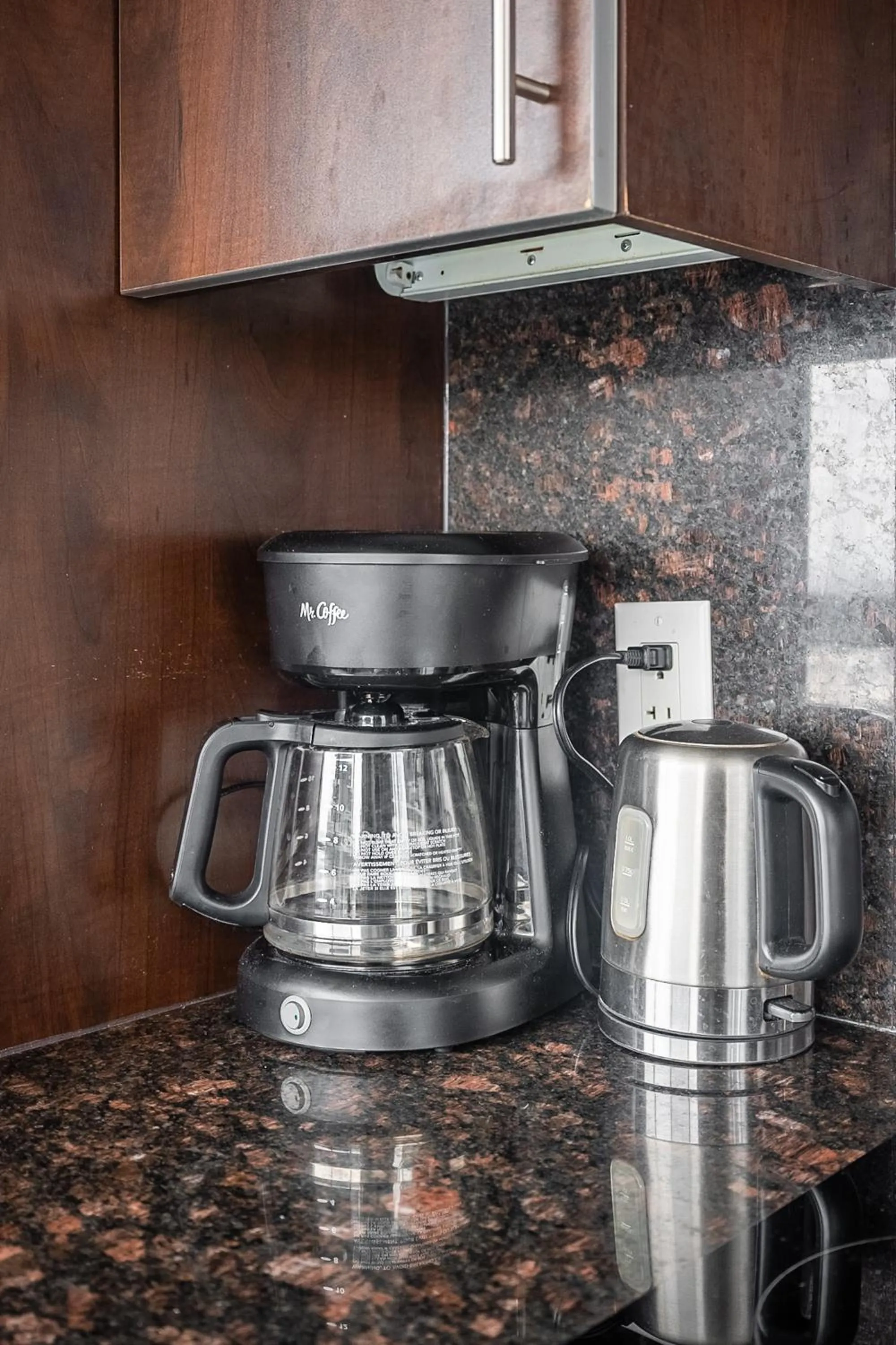 Coffee/tea facilities in GLOBALSTAY Modern Apartments in North York Skyscraper