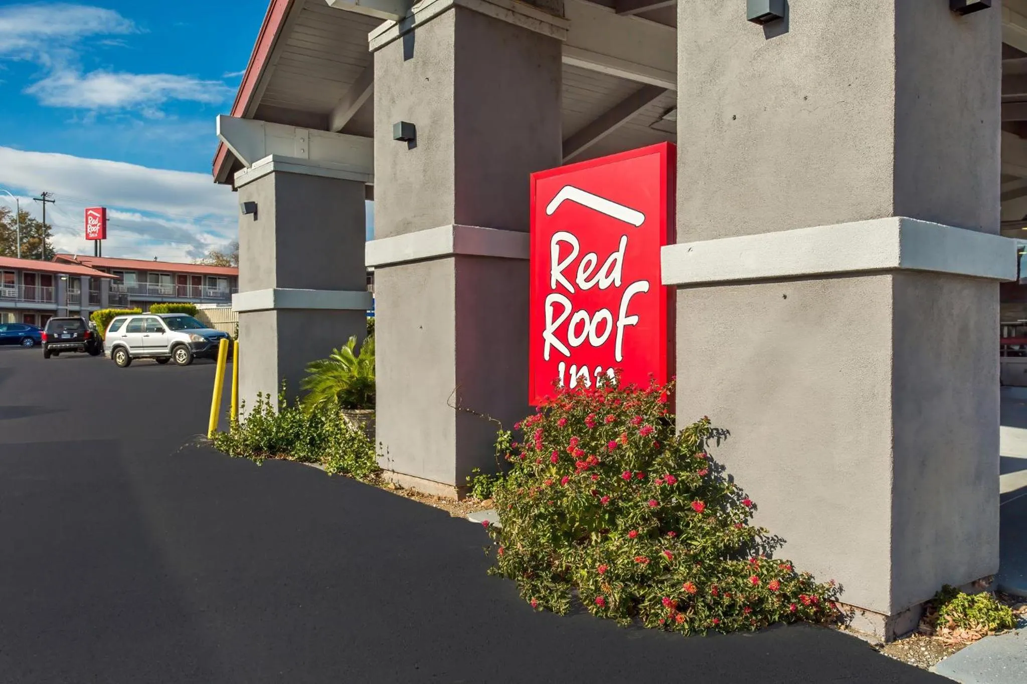 Property building in Red Roof Inn Redding