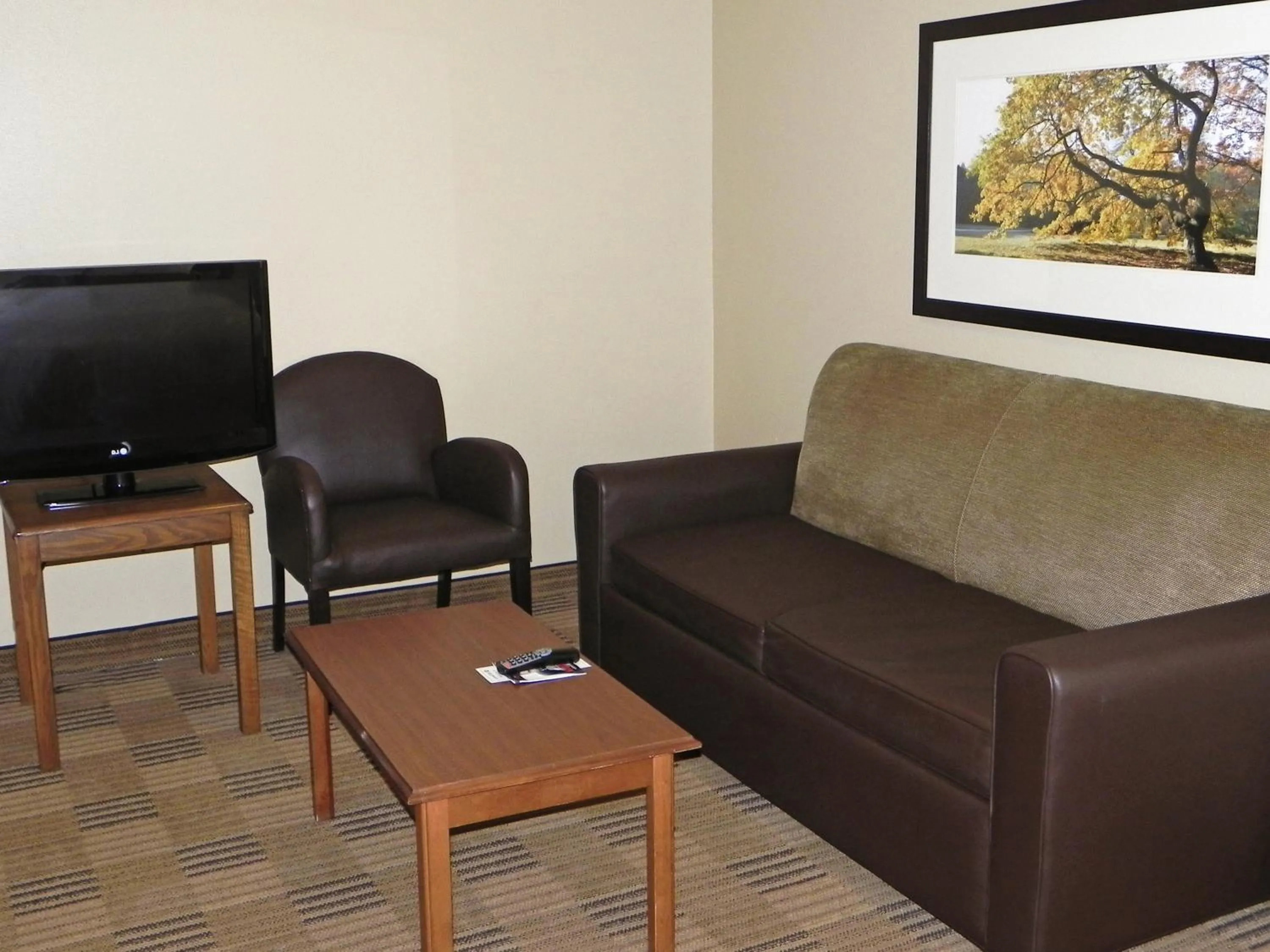 Seating area in Extended Stay America Suites - Findlay - Tiffin Avenue