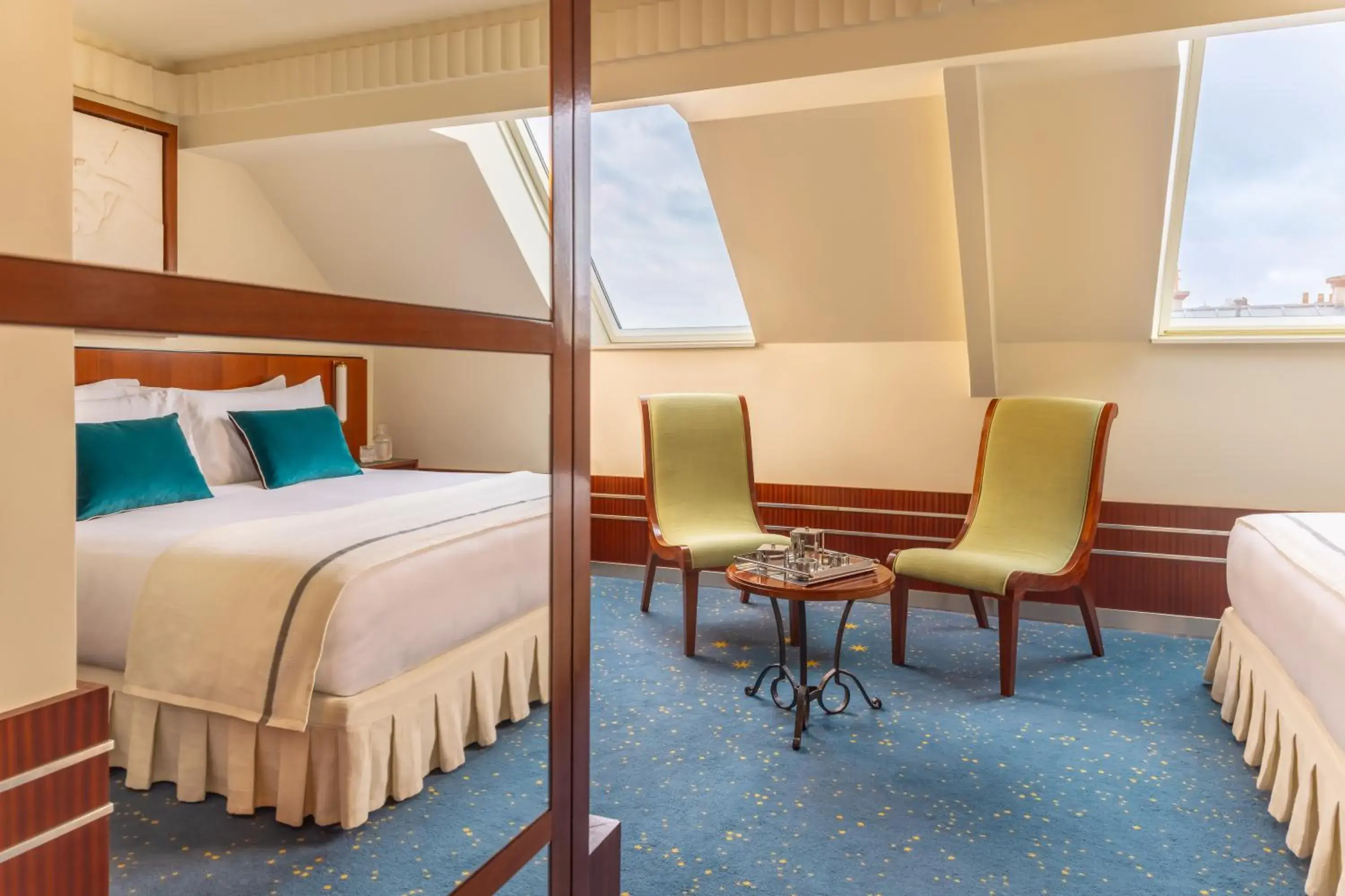 Deluxe Room in Hôtel Des Grands Voyageurs Deluxe Room in Hôtel Des Grands Voyageurs