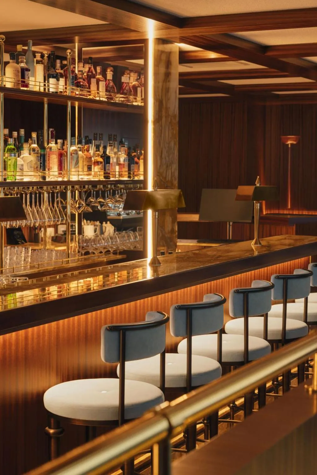 Lounge or bar in Hôtel Des Grands Voyageurs