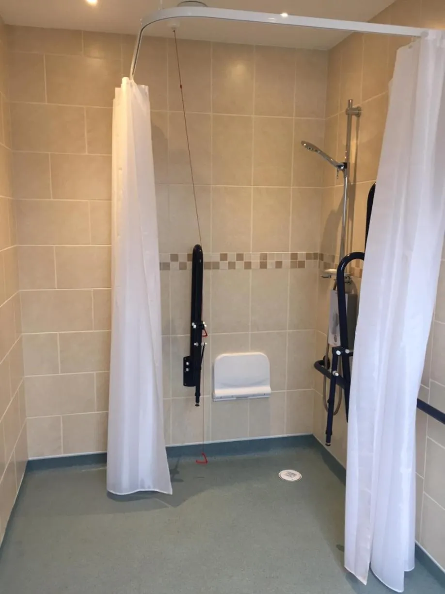 Neuadd Henllan Lodge