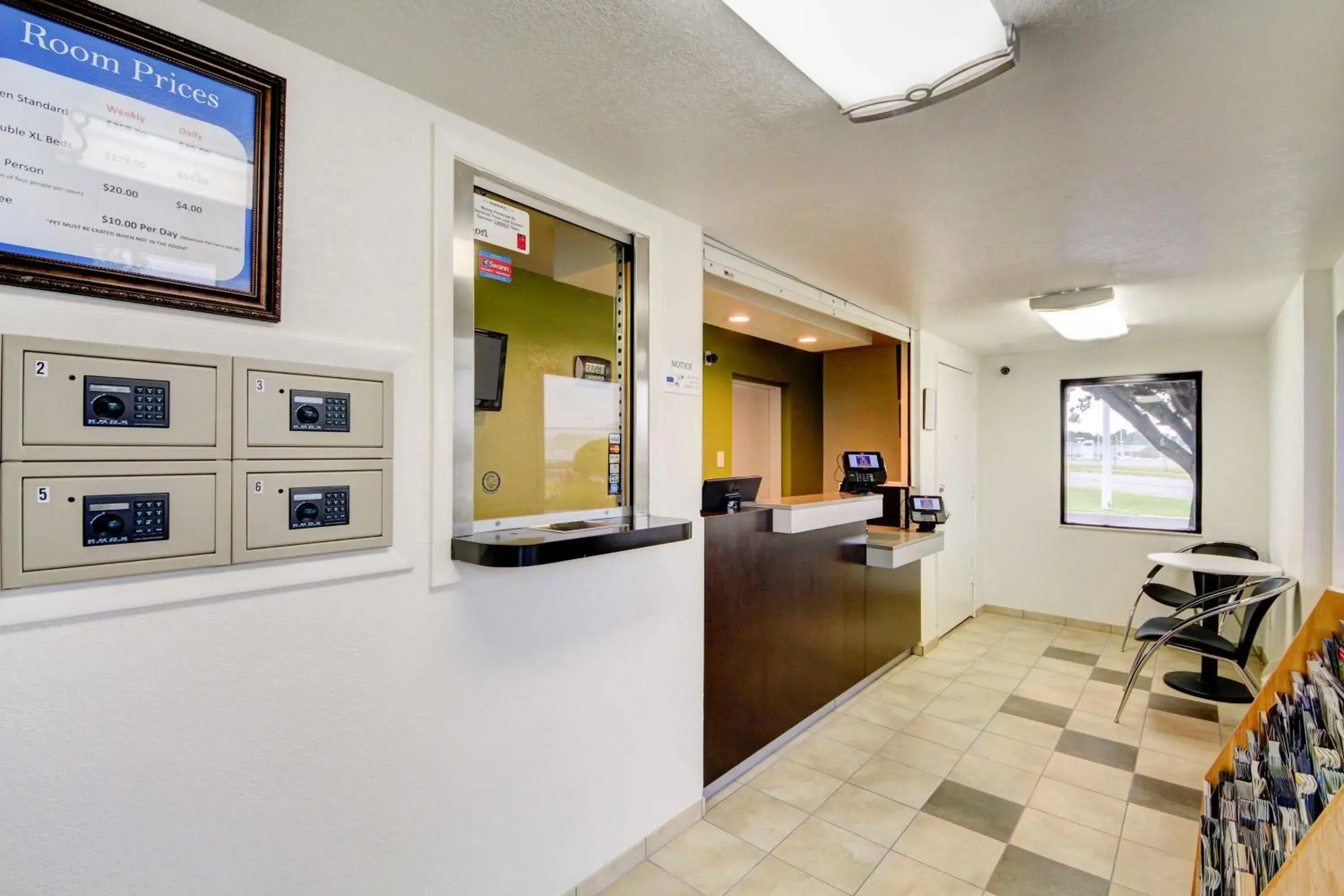 Lobby or reception in Studio 6 Midwest City, Ok - Oklahoma City Lobby or reception in Studio 6 Midwest City, Ok - Oklahoma City