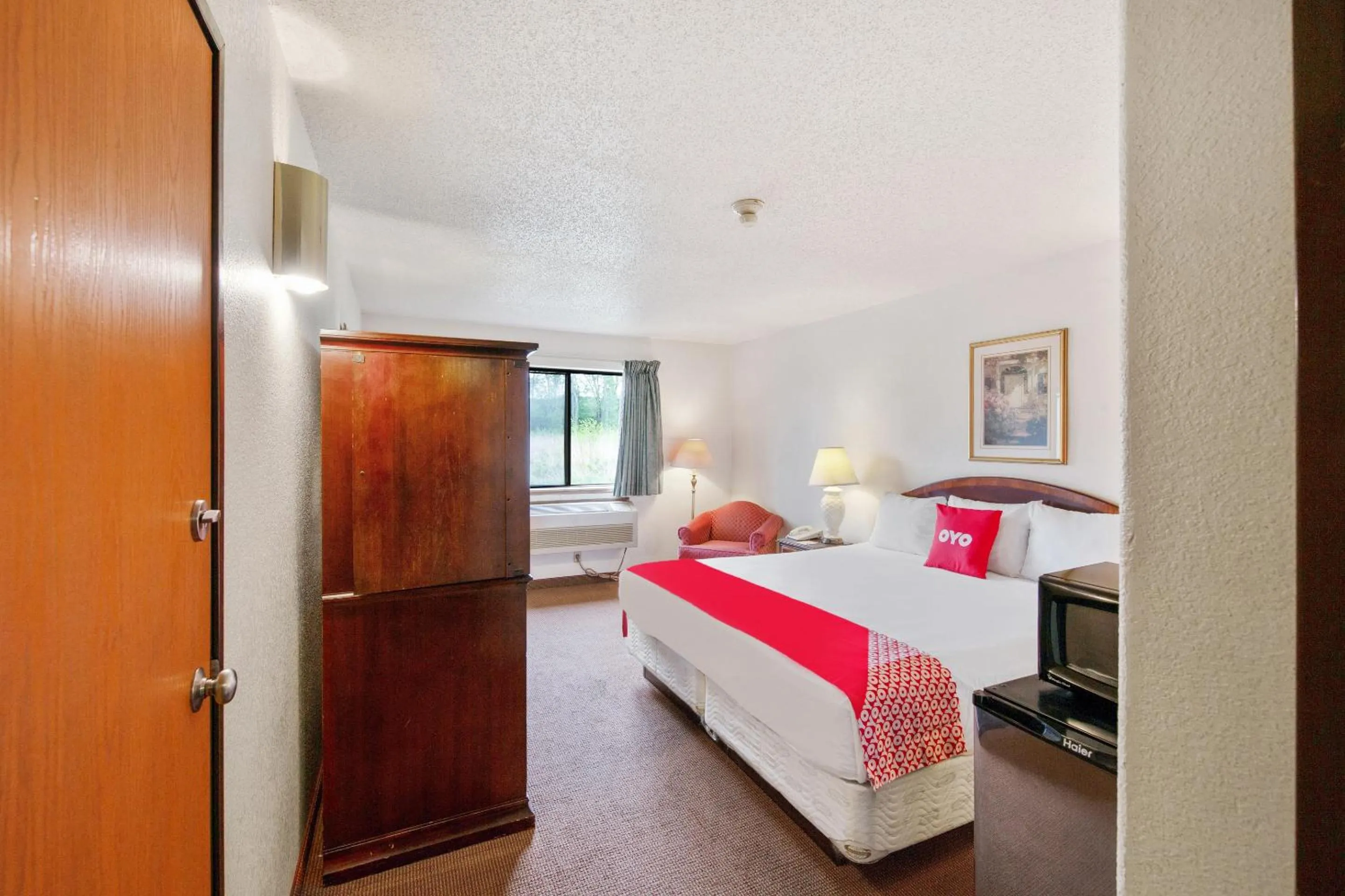 Bedroom, Bed in OYO Hotel Portage I-94