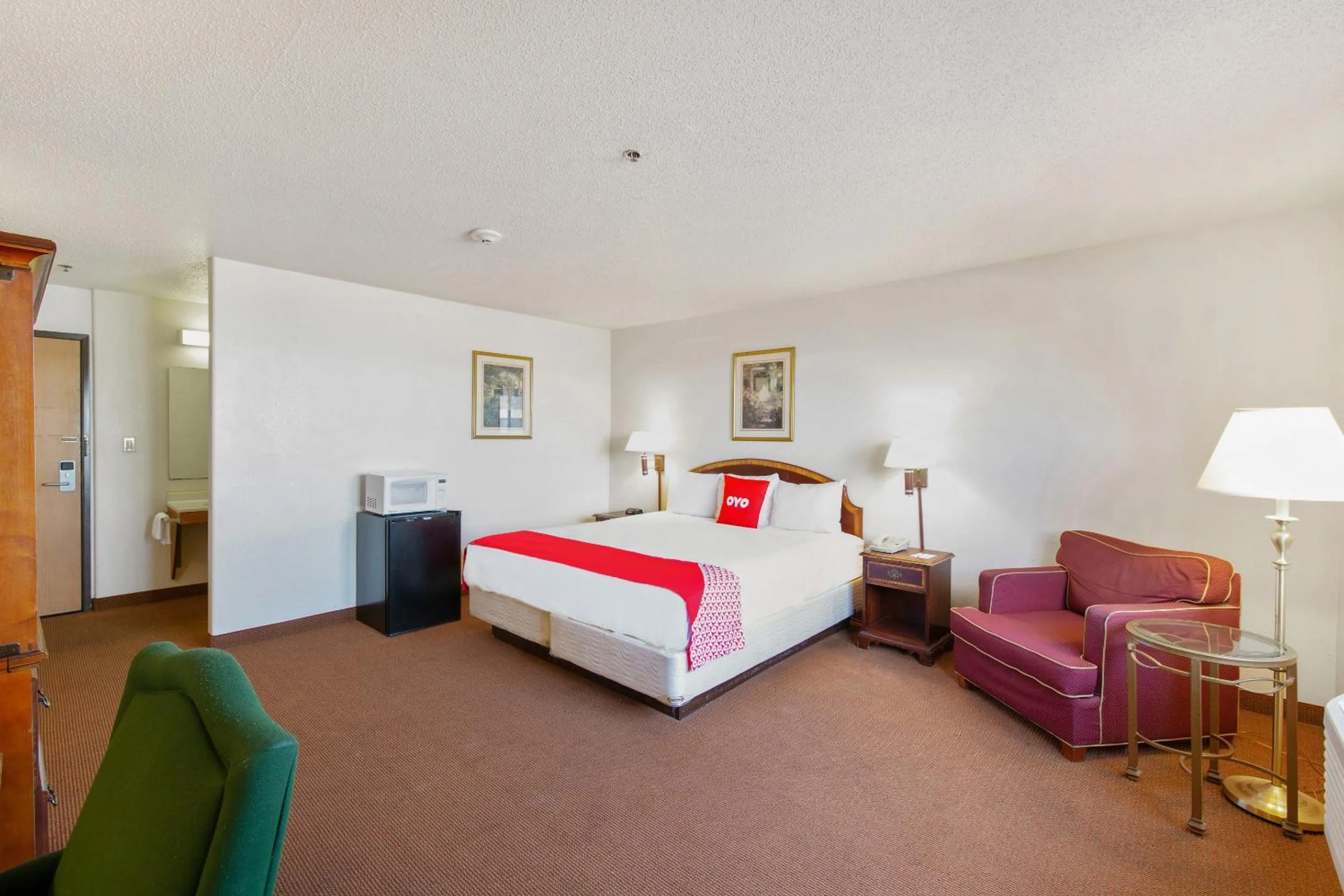 Bedroom, Bed in OYO Hotel Portage I-94