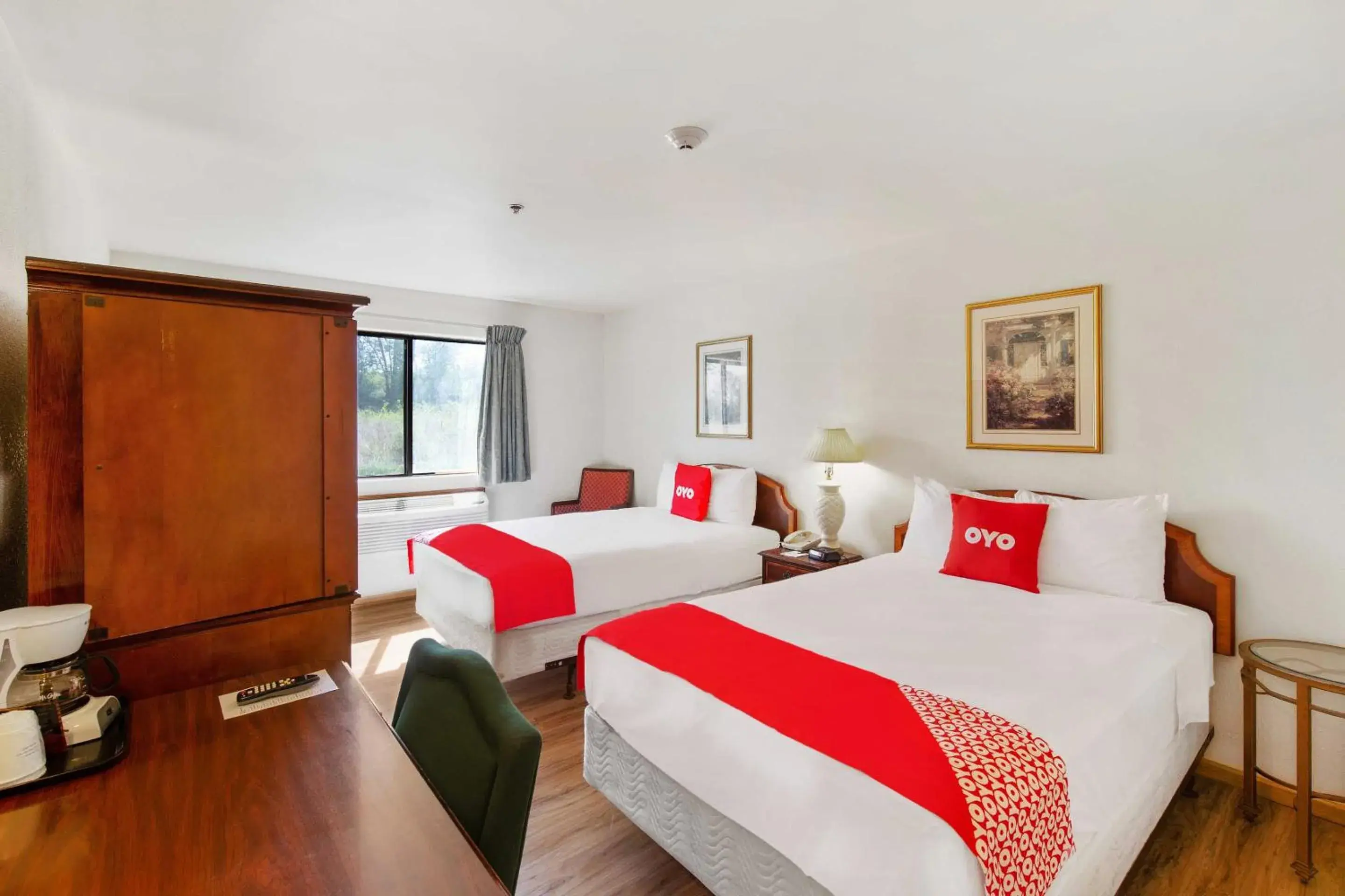 Double Room with Two Double Beds in OYO Hotel Portage I-94 Double Room with Two Double Beds in OYO Hotel Portage I-94