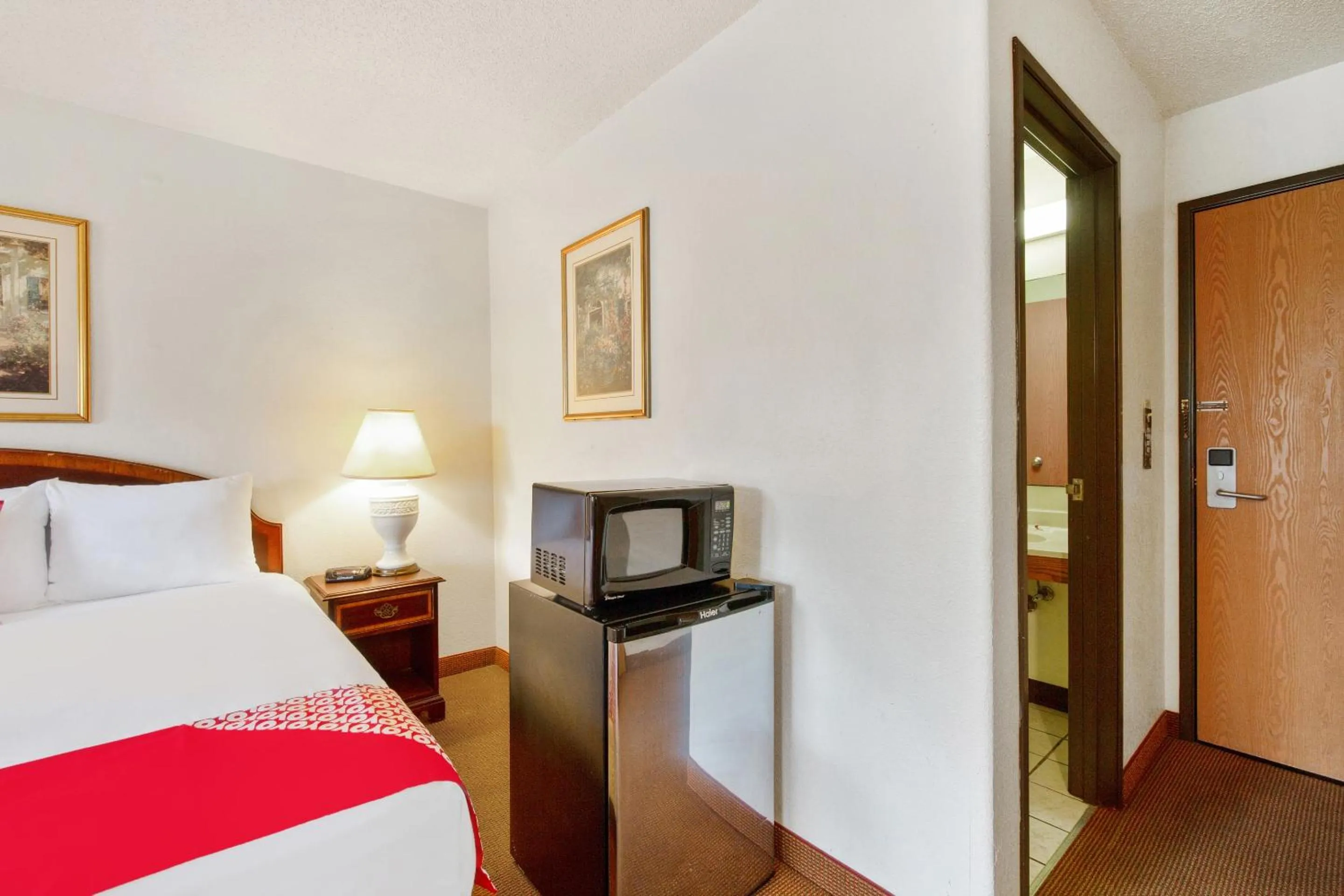 Bedroom, Bed in OYO Hotel Portage I-94