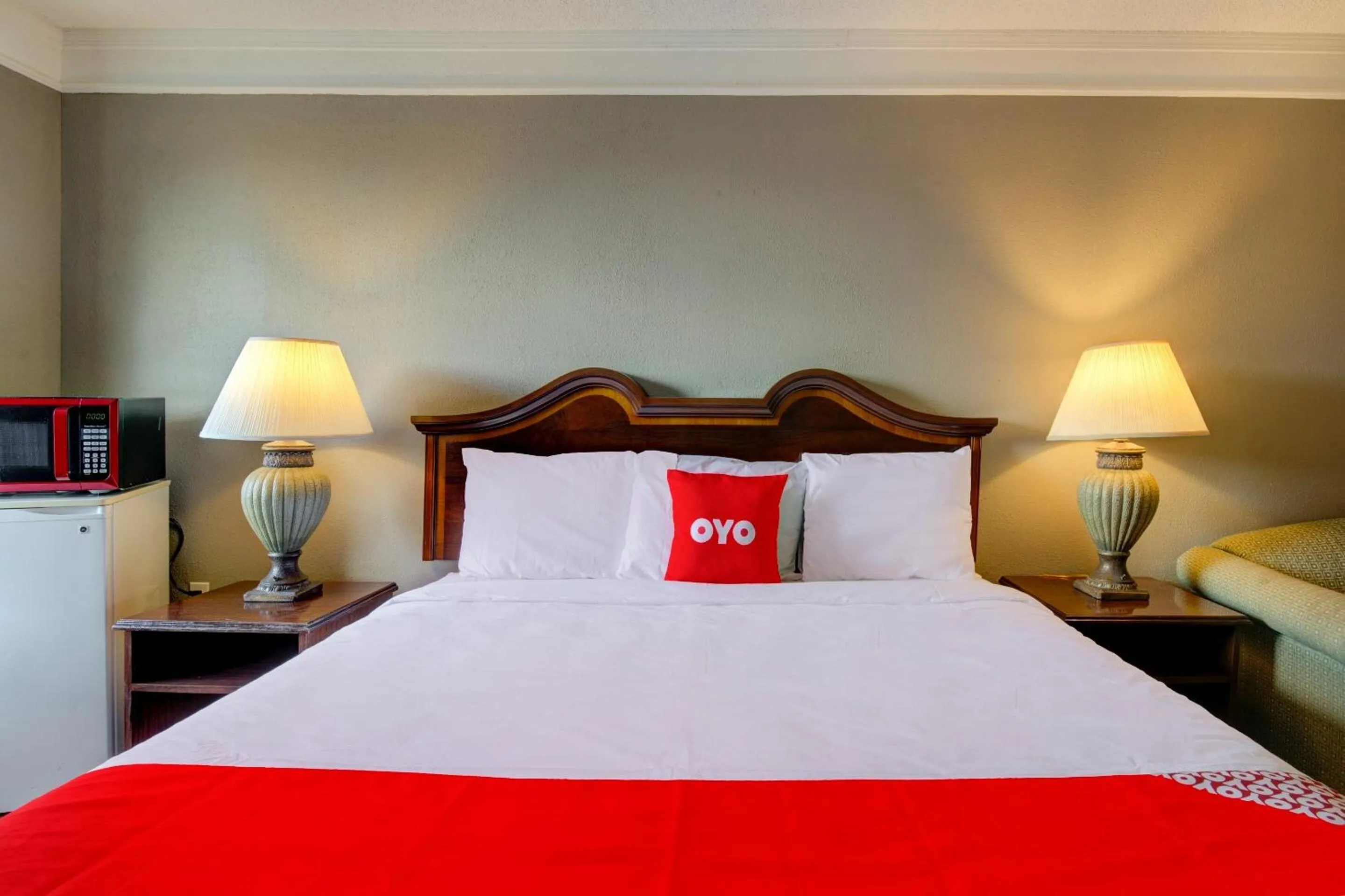 Bedroom, Bed in OYO Hotel Douglas GA US-441