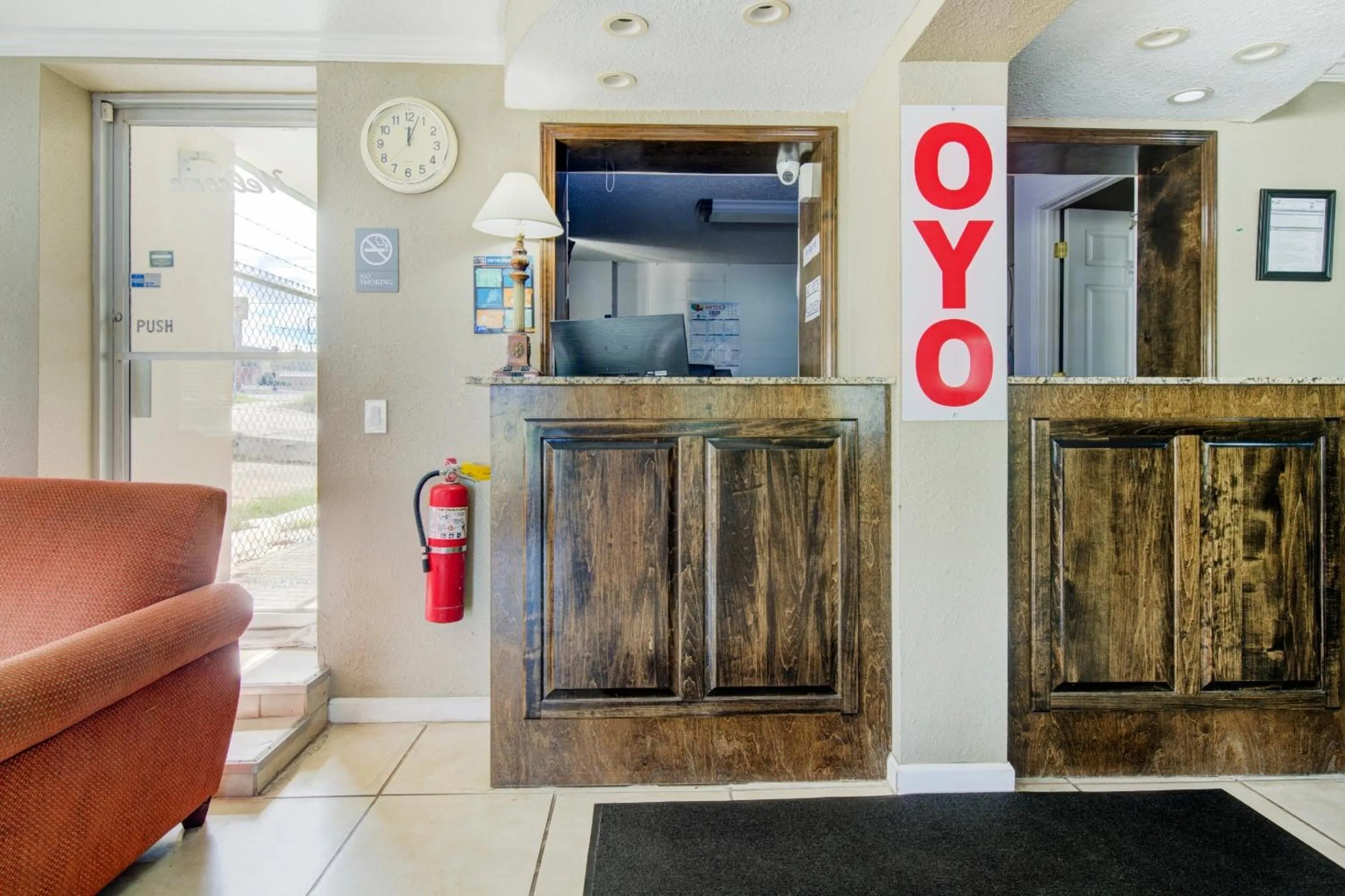 Lobby or reception in OYO Hotel Douglas GA US-441