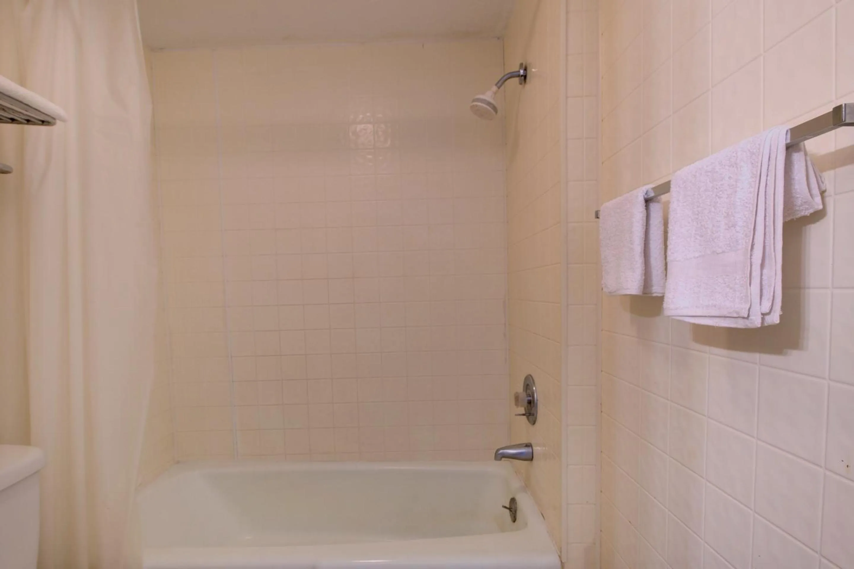 Bathroom in OYO Hotel Douglas GA US-441