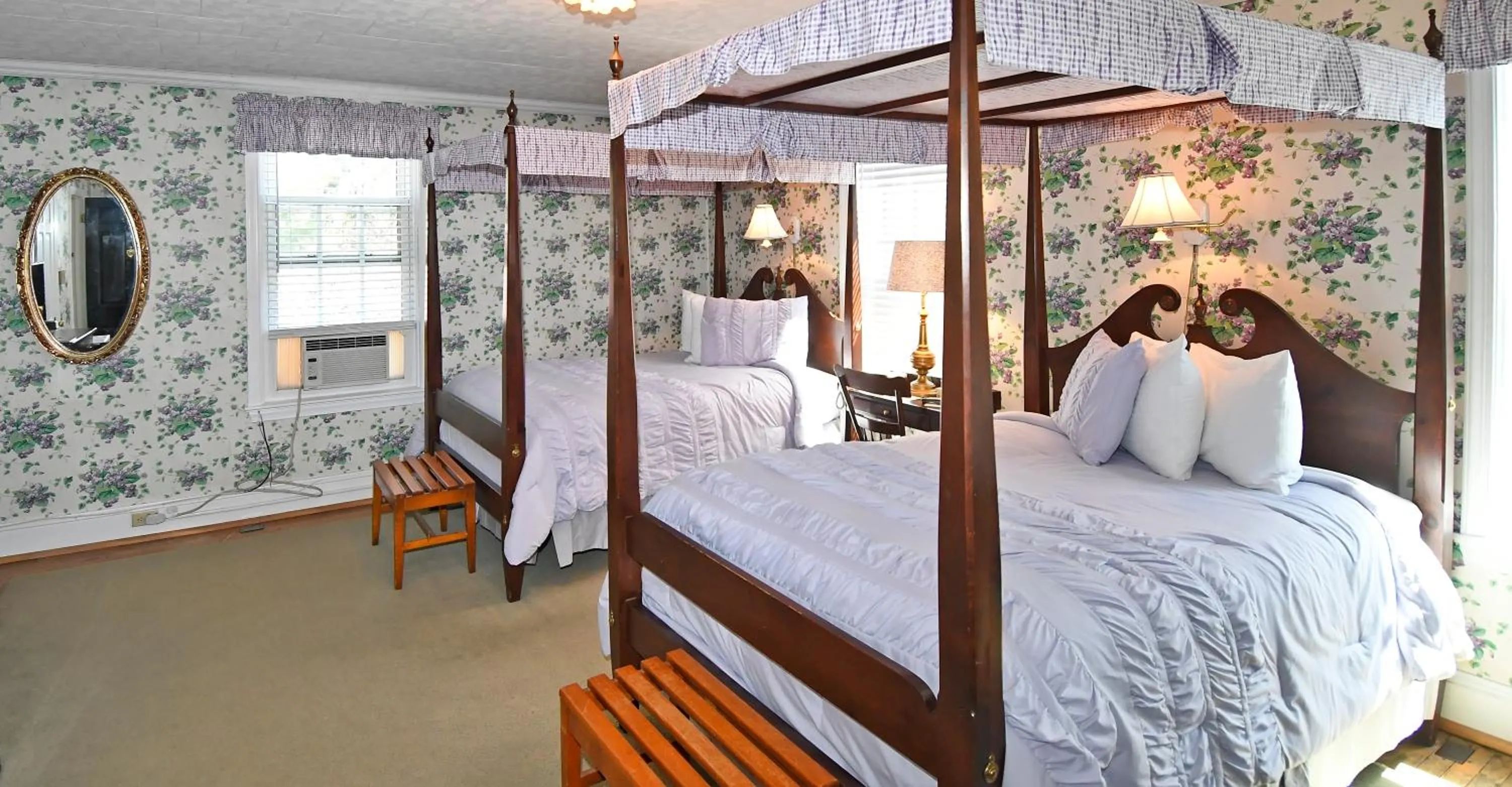 Bed in The Country Inn of Berkeley Springs
